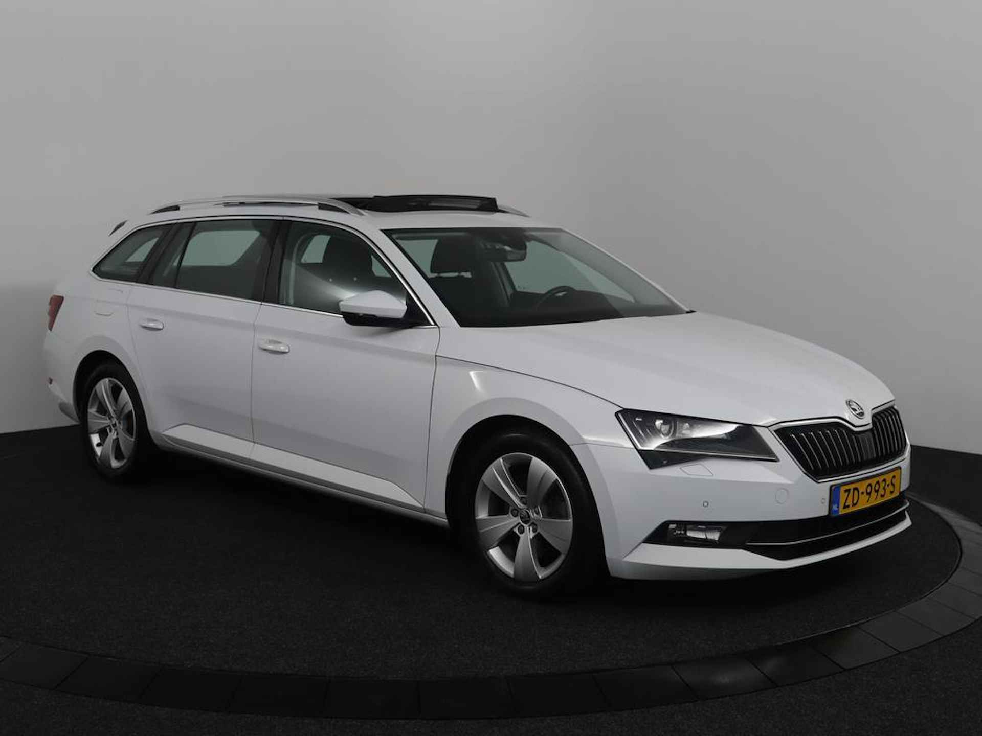 Skoda Superb Combi 2.0 TDI Ambition Business |NAP | Pano | Memoryseat | Carplay | Trekhaak - 3/51