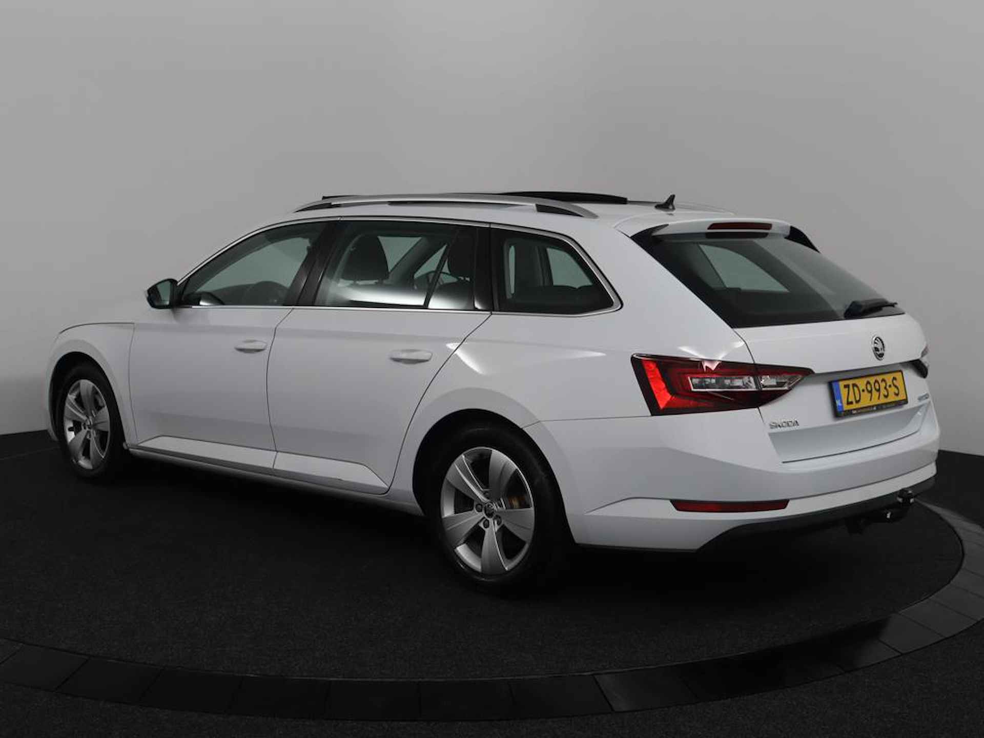 Skoda Superb Combi 2.0 TDI Ambition Business |NAP | Pano | Memoryseat | Carplay | Trekhaak - 7/51