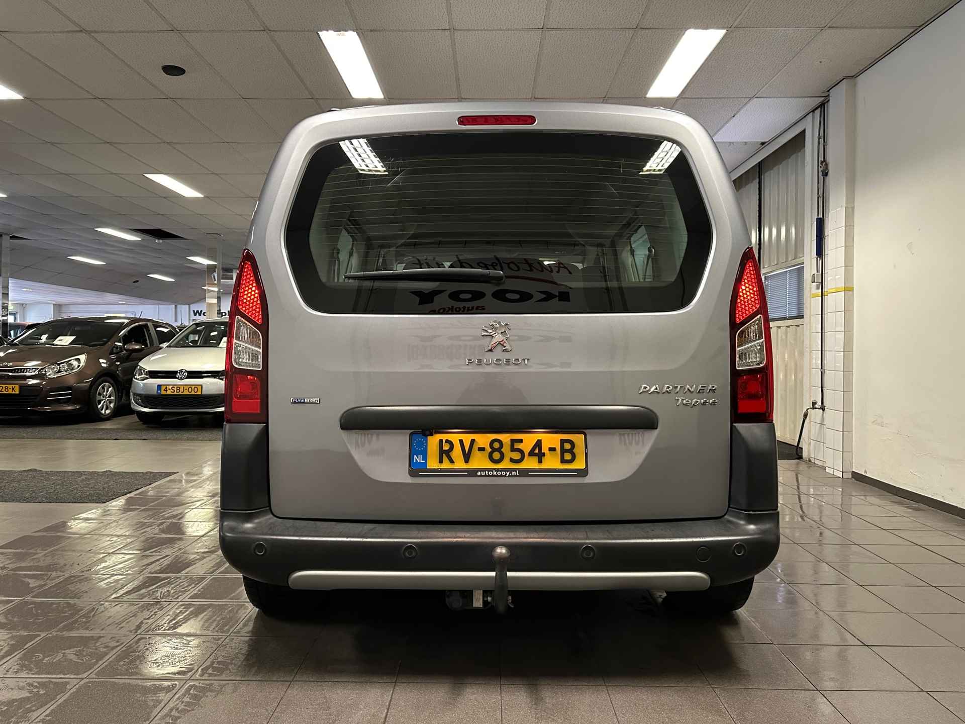 Peugeot Partner Tepee 1.2 PureTech Active * Navigatie / Camera / Trekhaak / LED / Parkeersensoren * - 4/24