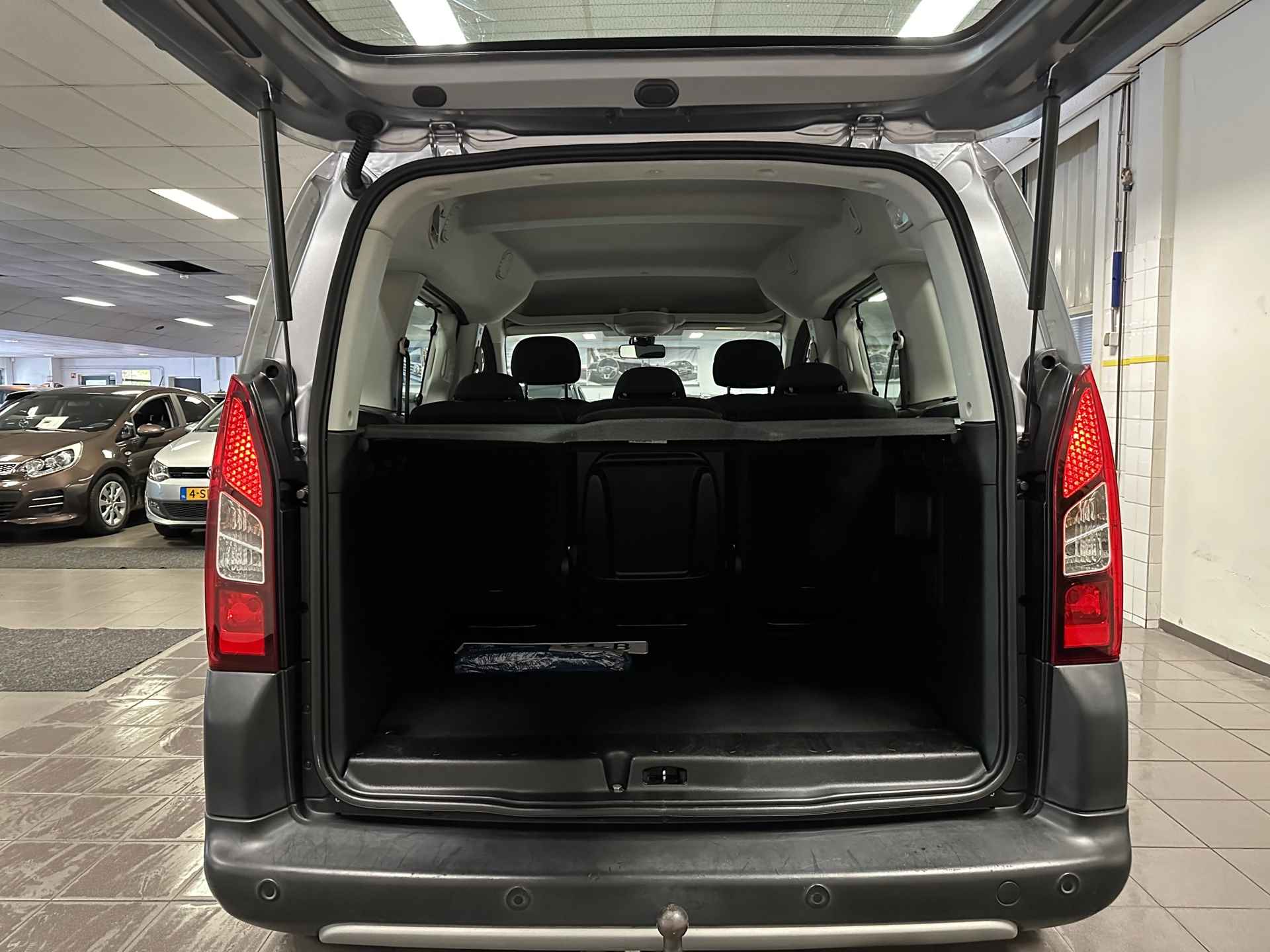 Peugeot Partner Tepee 1.2 PureTech Active * Navigatie / Camera / Trekhaak / LED / Parkeersensoren * - 5/24