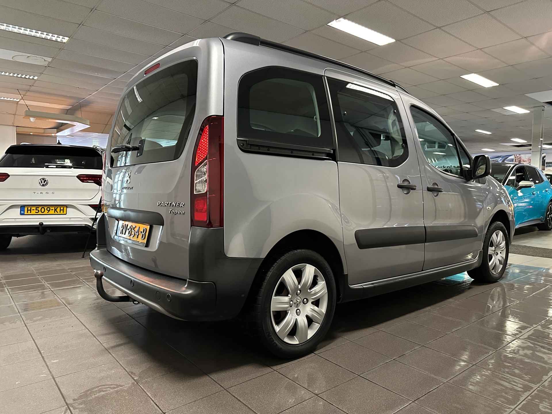 Peugeot Partner Tepee 1.2 PureTech Active * Navigatie / Camera / Trekhaak / LED / Parkeersensoren * - 6/24