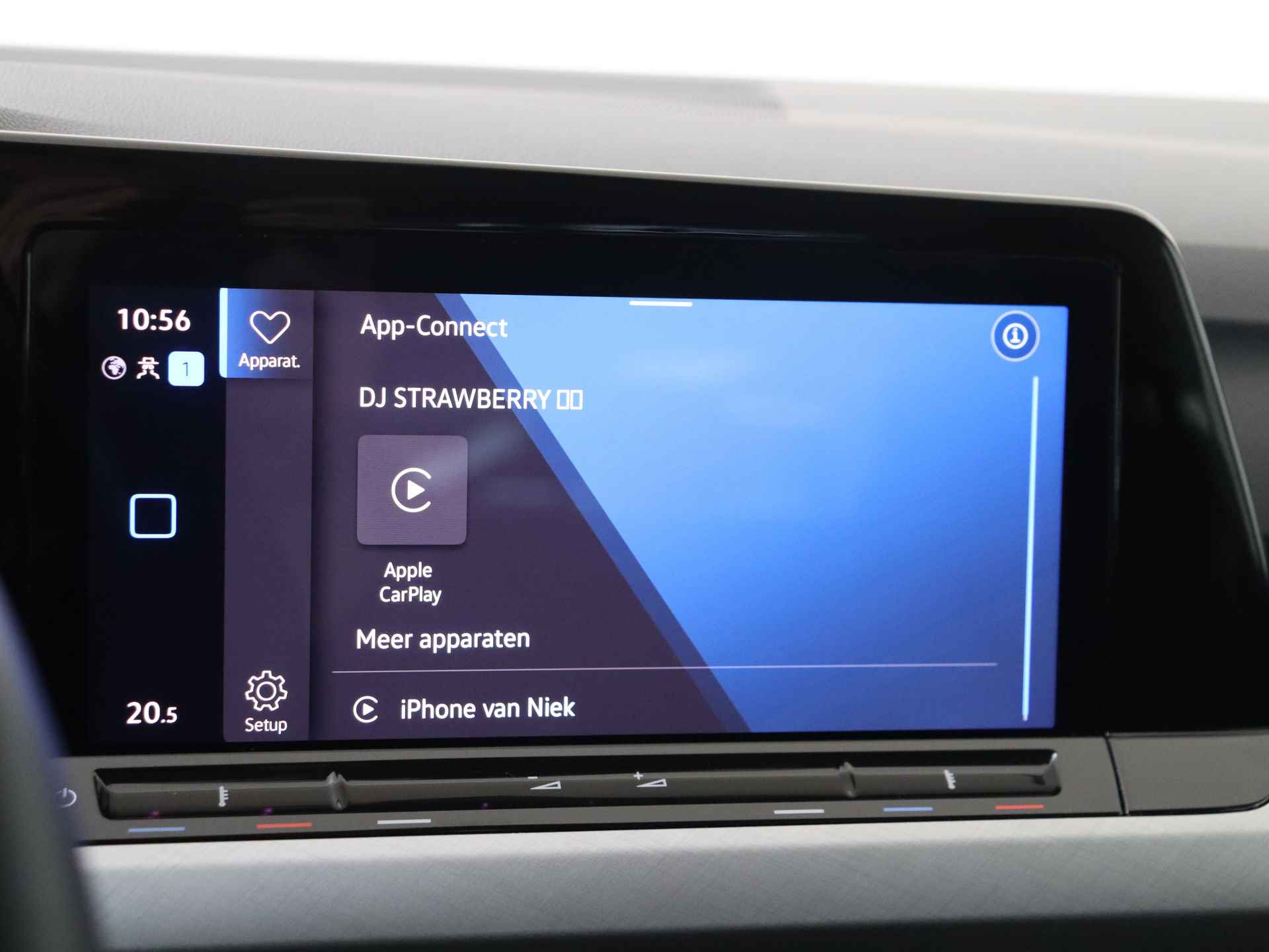 Volkswagen Golf 1.0 eTSI Life 5 deurs Automaat | Navigatie by App | Climate Control | Lichtmetalen Velgen - 18/33
