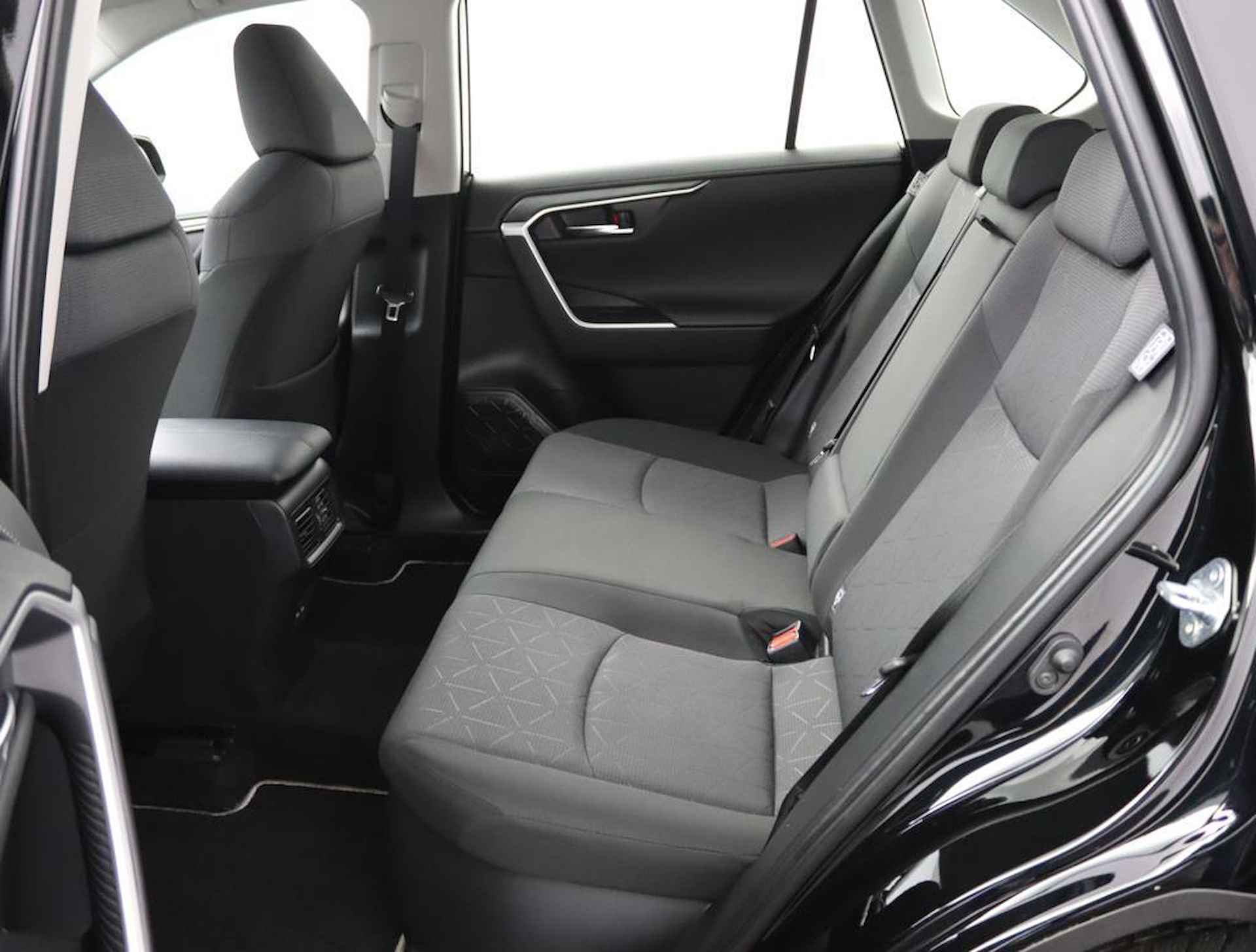 Toyota RAV4 2.5 Hybrid Active | Adaptive Cruise Control | Achteruitrijcamera | Navigatie via Apple Carplay Android Auto | - 18/56