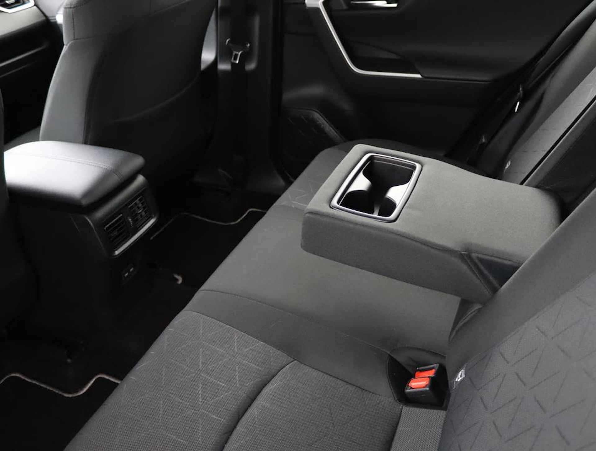 Toyota RAV4 2.5 Hybrid Active | Adaptive Cruise Control | Achteruitrijcamera | Navigatie via Apple Carplay Android Auto | - 40/56