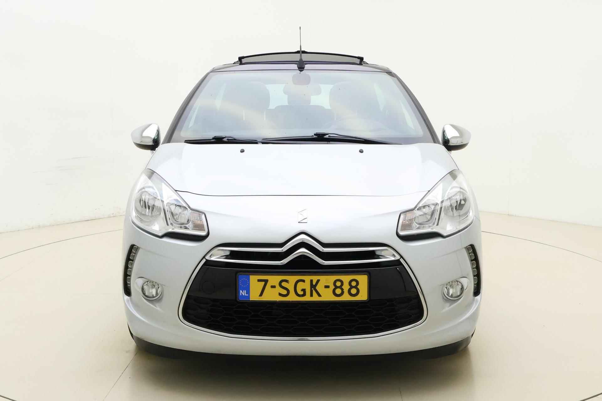 Citroen DS3 Cabrio 1.2 VTi Chic 81pk | Climate Control | Navigatie | 1e Eigenaar | Parkeersensoren Achter | Cruise Control | Bluetooth - 7/32