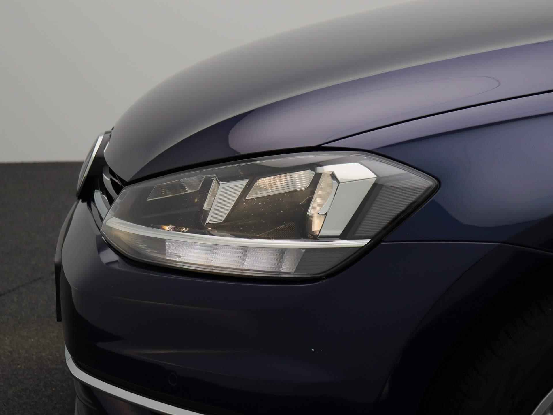 Volkswagen Golf Variant 1.0 TSI Comfortline Business 116 PK DSG | Automaat | Apple Carplay | Android Auto | Ergo-Active Comfort Stoelen | Stoelmassage | Navigatie | Parkeersensoren | Stoelverwarming | DAB Radio | - 17/36