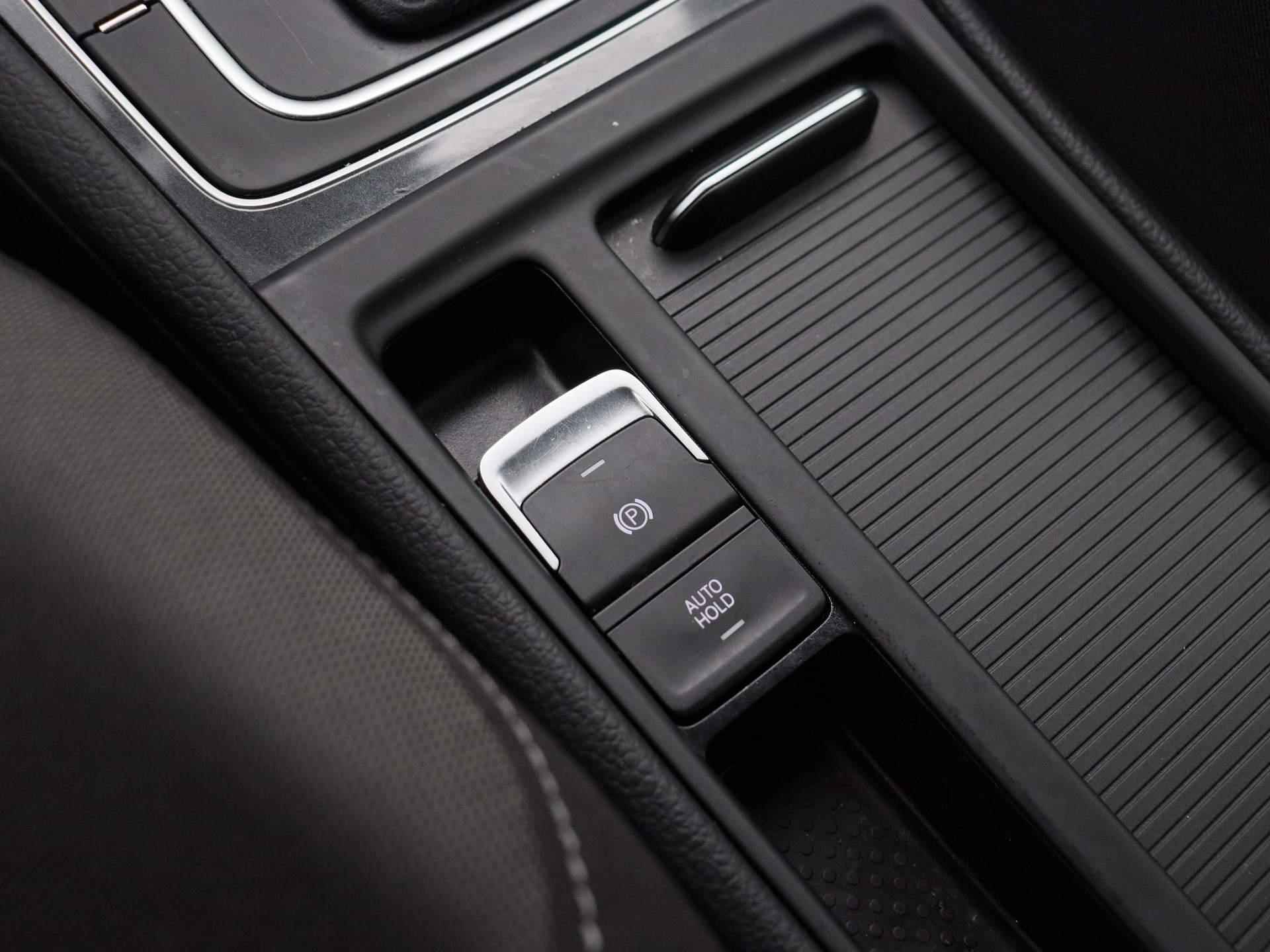 Volkswagen Golf Variant 1.0 TSI Comfortline Business 116 PK DSG | Automaat | Apple Carplay | Android Auto | Ergo-Active Comfort Stoelen | Stoelmassage | Navigatie | Parkeersensoren | Stoelverwarming | DAB Radio | - 22/36