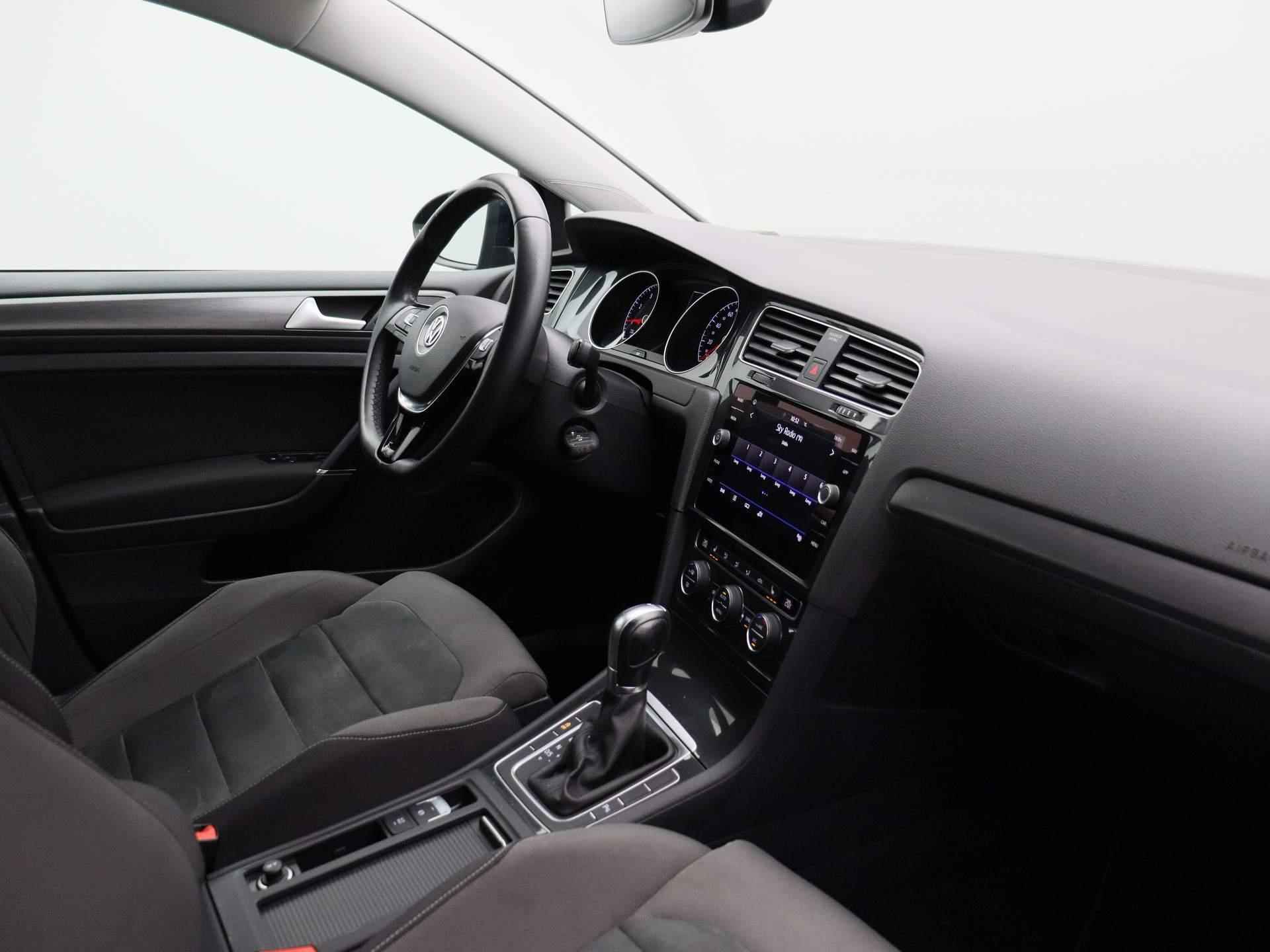 Volkswagen Golf Variant 1.0 TSI Comfortline Business 116 PK DSG | Automaat | Apple Carplay | Android Auto | Ergo-Active Comfort Stoelen | Stoelmassage | Navigatie | Parkeersensoren | Stoelverwarming | DAB Radio | - 32/36