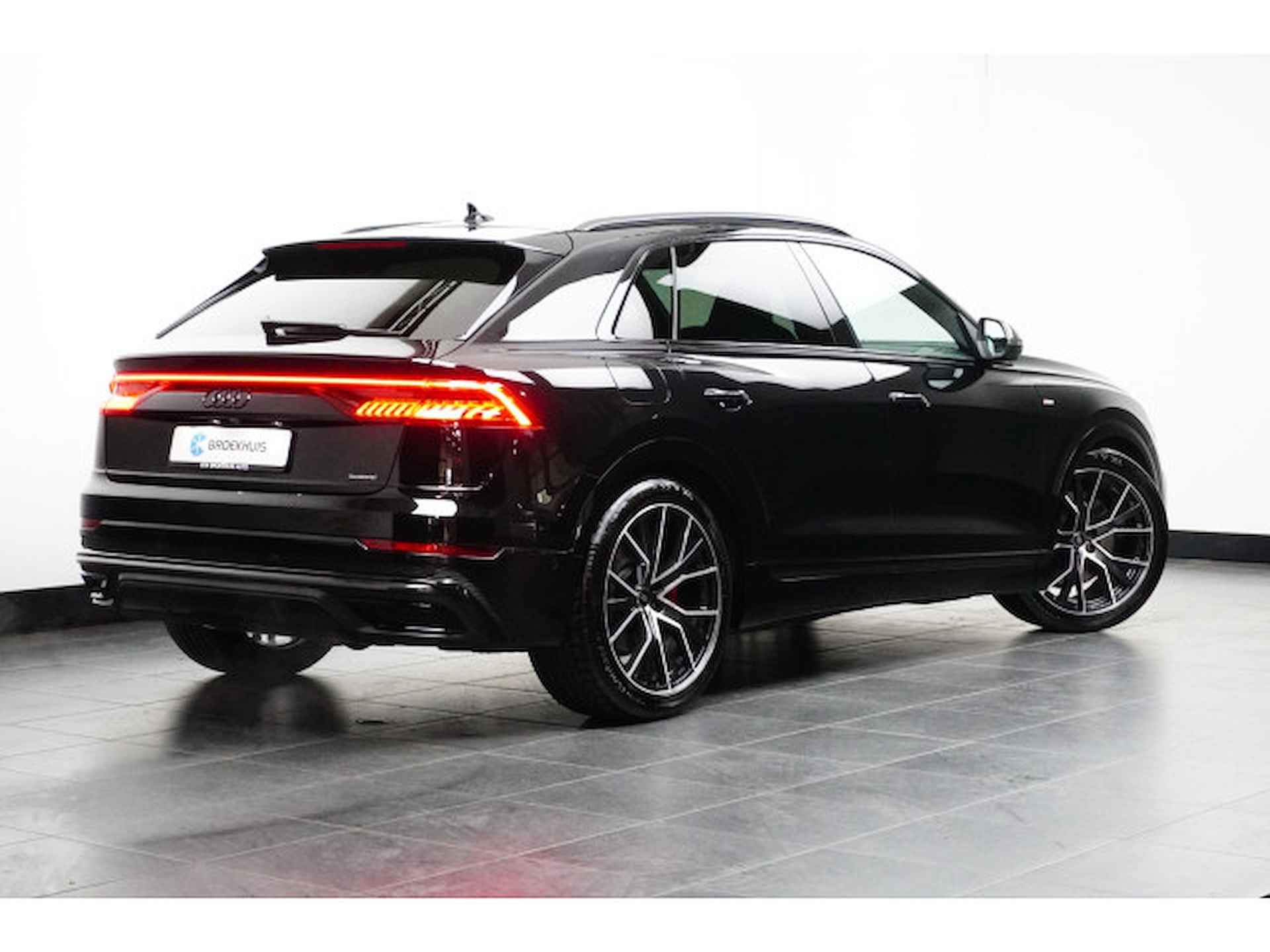 Audi Q8 60 TFSI e quattro Pro Line S Competition - 2/25