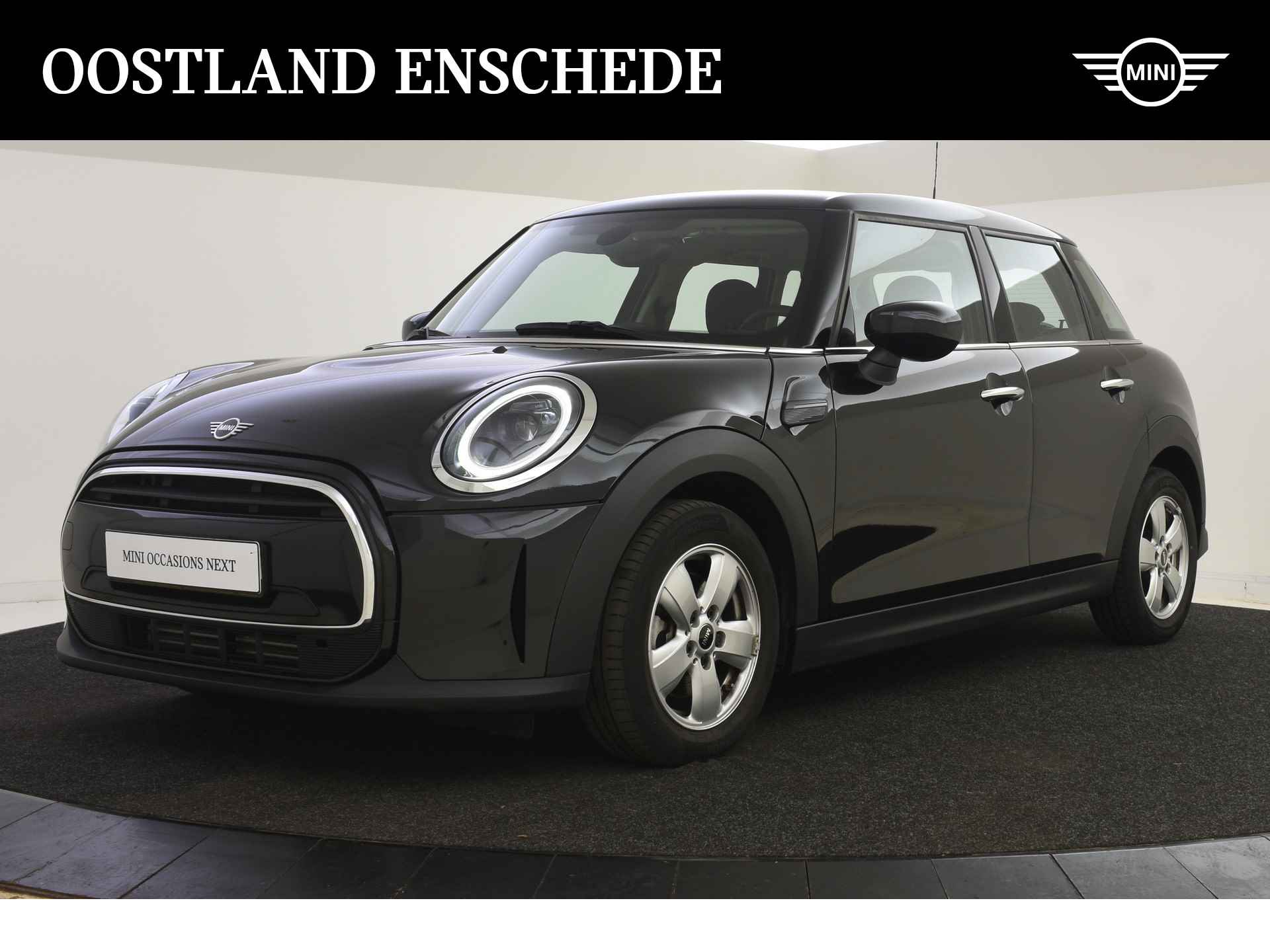 MINI Hatchback Cooper Essential Automaat / Multifunctioneel stuurwiel / PDC achter / LED / Cruise Control / Navigatie / Airconditioning - 1/44