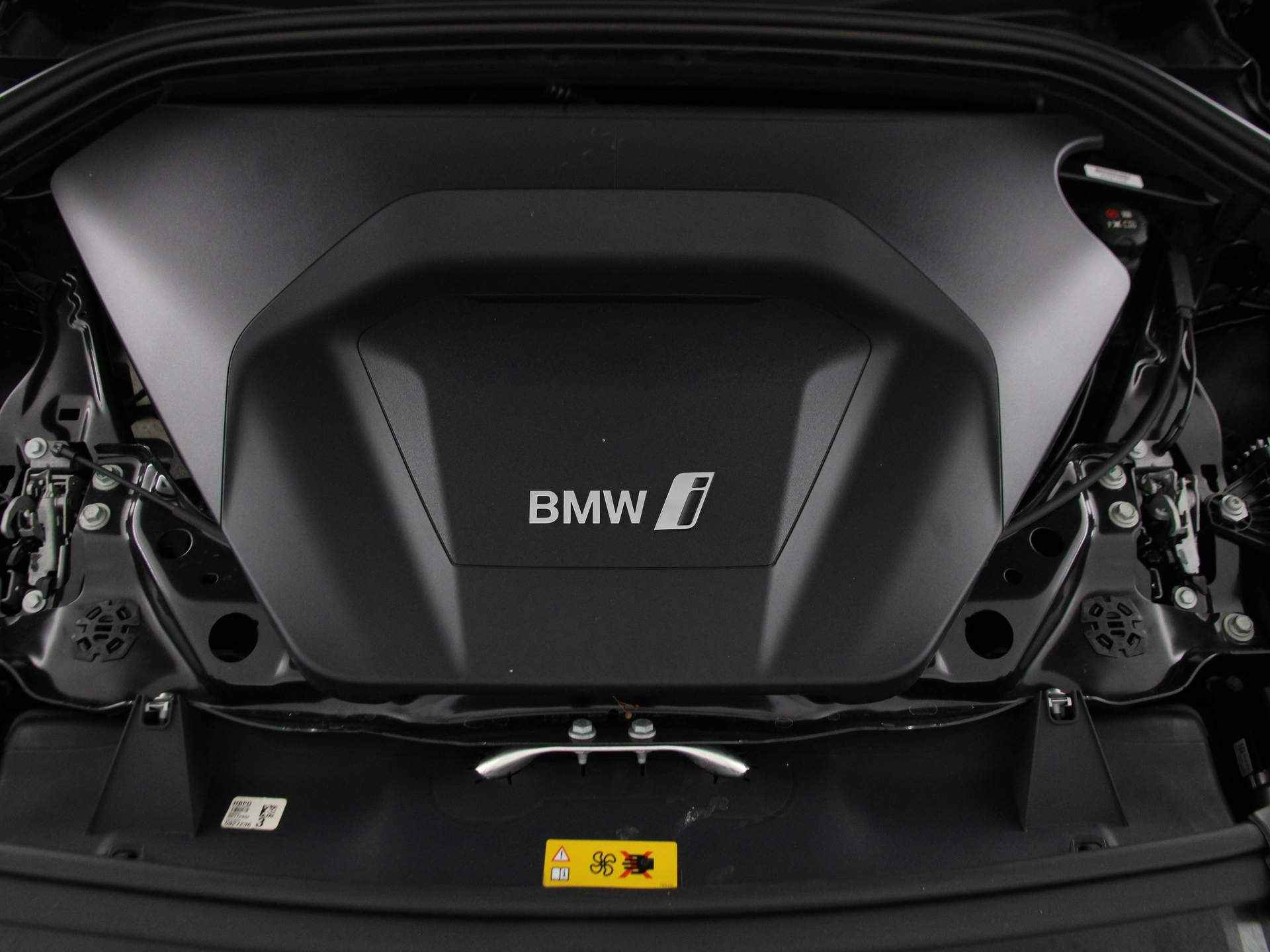 BMW iX1 xDrive30 Launch Edition 67 kWh - 5/23