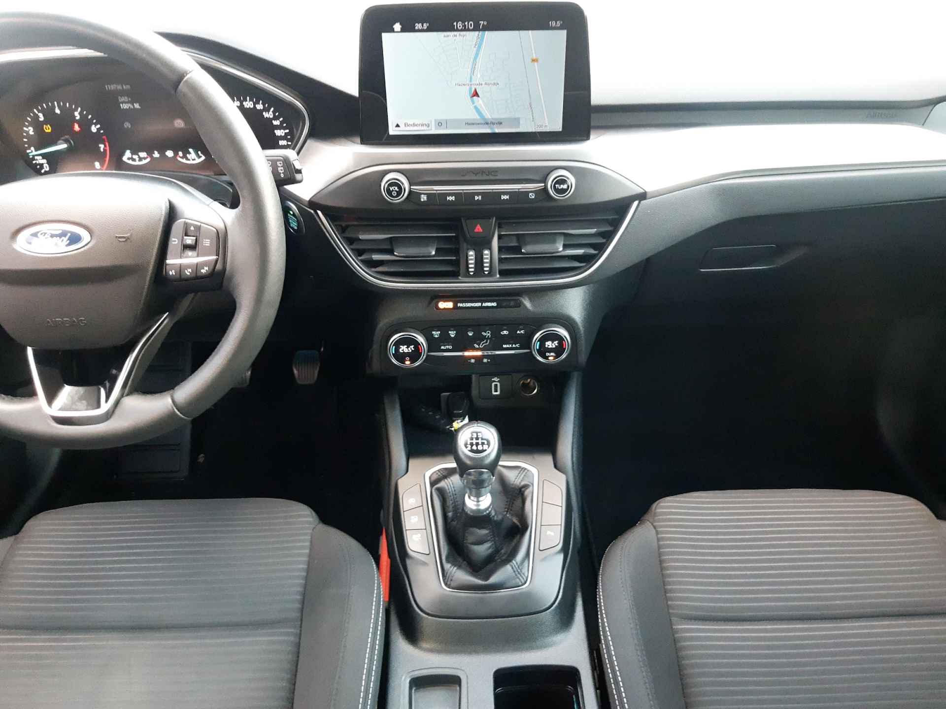 Ford FOCUS Wagon 1.0 EcoBoost Titanium Business 1e-Eig, Keurig-Onderh, 12-Mnd-BOVAG, NL-Auto, Navigatie/Apple-Carplay/Android-Auto, Cruisecontrol, Keyless-Entry/Start, Parkeersensoren-V+A, Sportstoelen, Licht-Zicht-Pakket, Lm-Velgen-16Inch, Privacy-Glas - 21/38