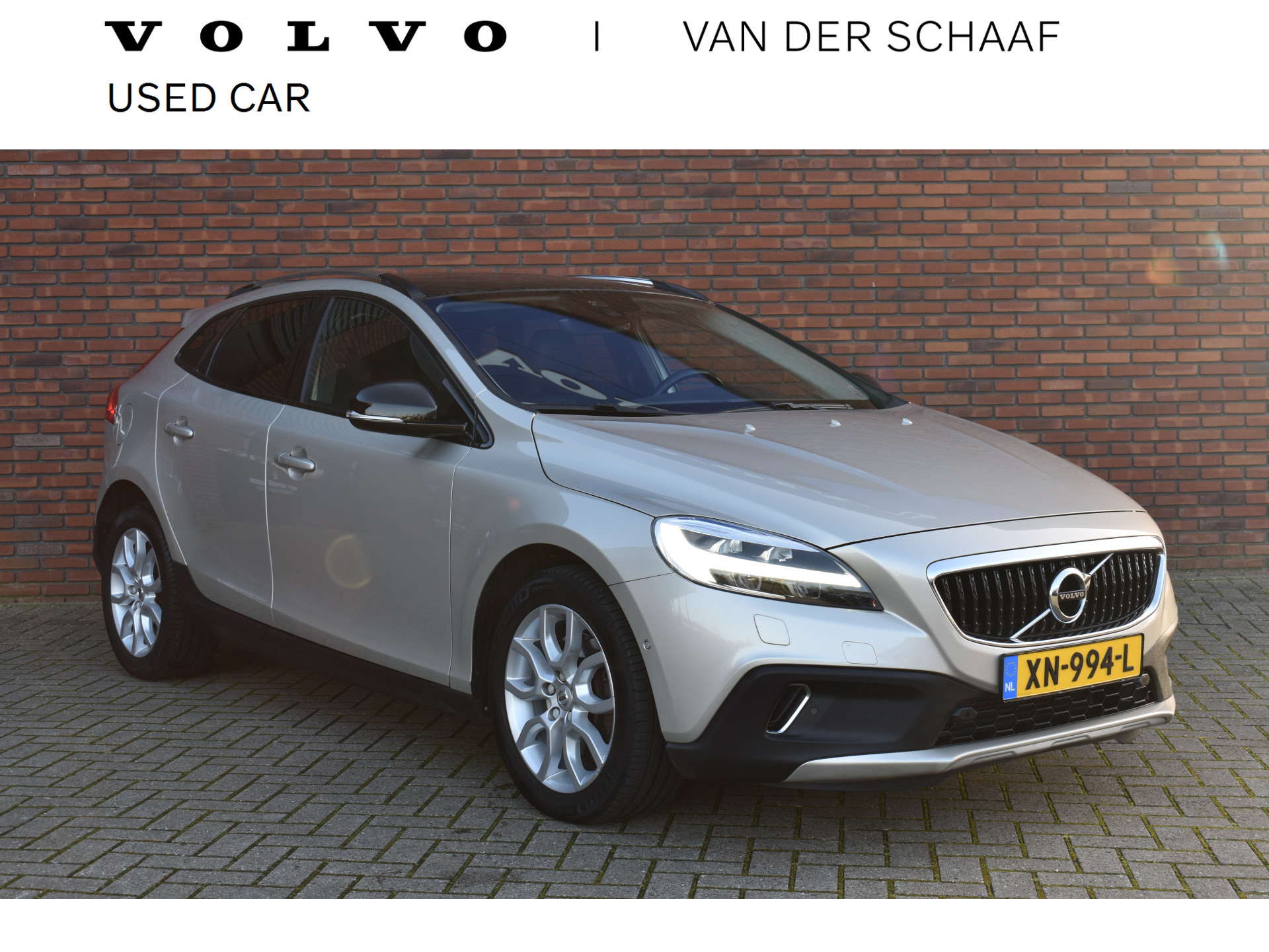 Volvo V40 Cross Country T3 153PK Automaat Polar+ Luxury | Trekhaak | Standkachel | bij viaBOVAG.nl