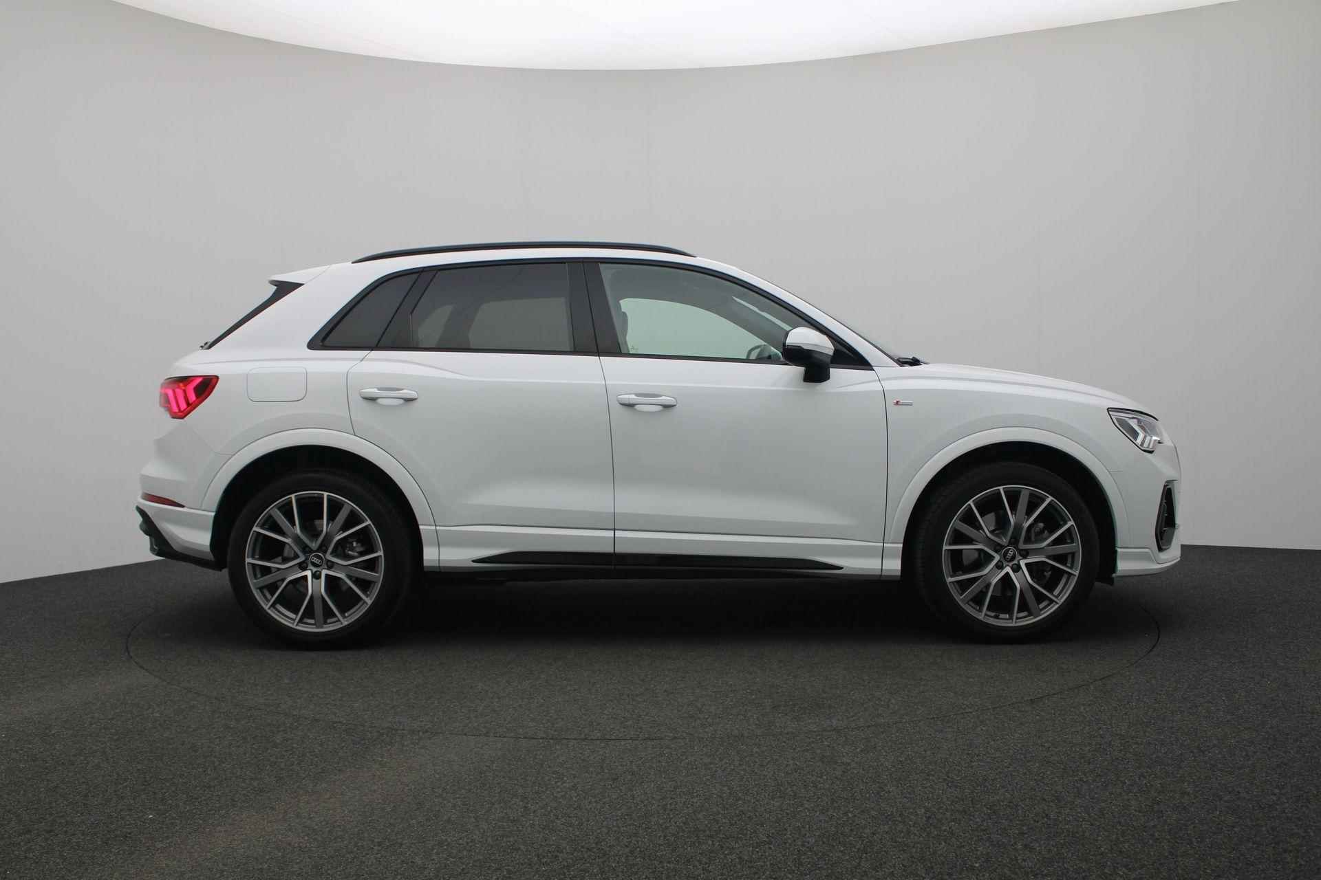 Audi Q3 45 TFSI e 245 pk S-tronic S edition / S-Line | Rondomzicht camera | Stoelverwarming | Navigatie | Adaptive Cruise | Keyless Entry - 20/43