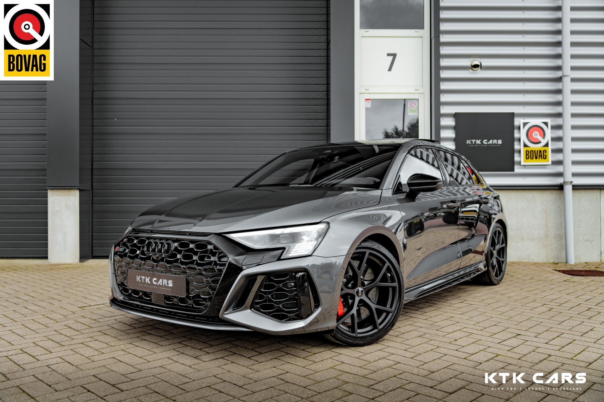 Audi 2.5 TFSI RS3 Sportback |B&O|HuD|Keramisch|Pano|Virtual|Keyless|Sfeer|MatrixLed|Line|ACC|5jGarantie