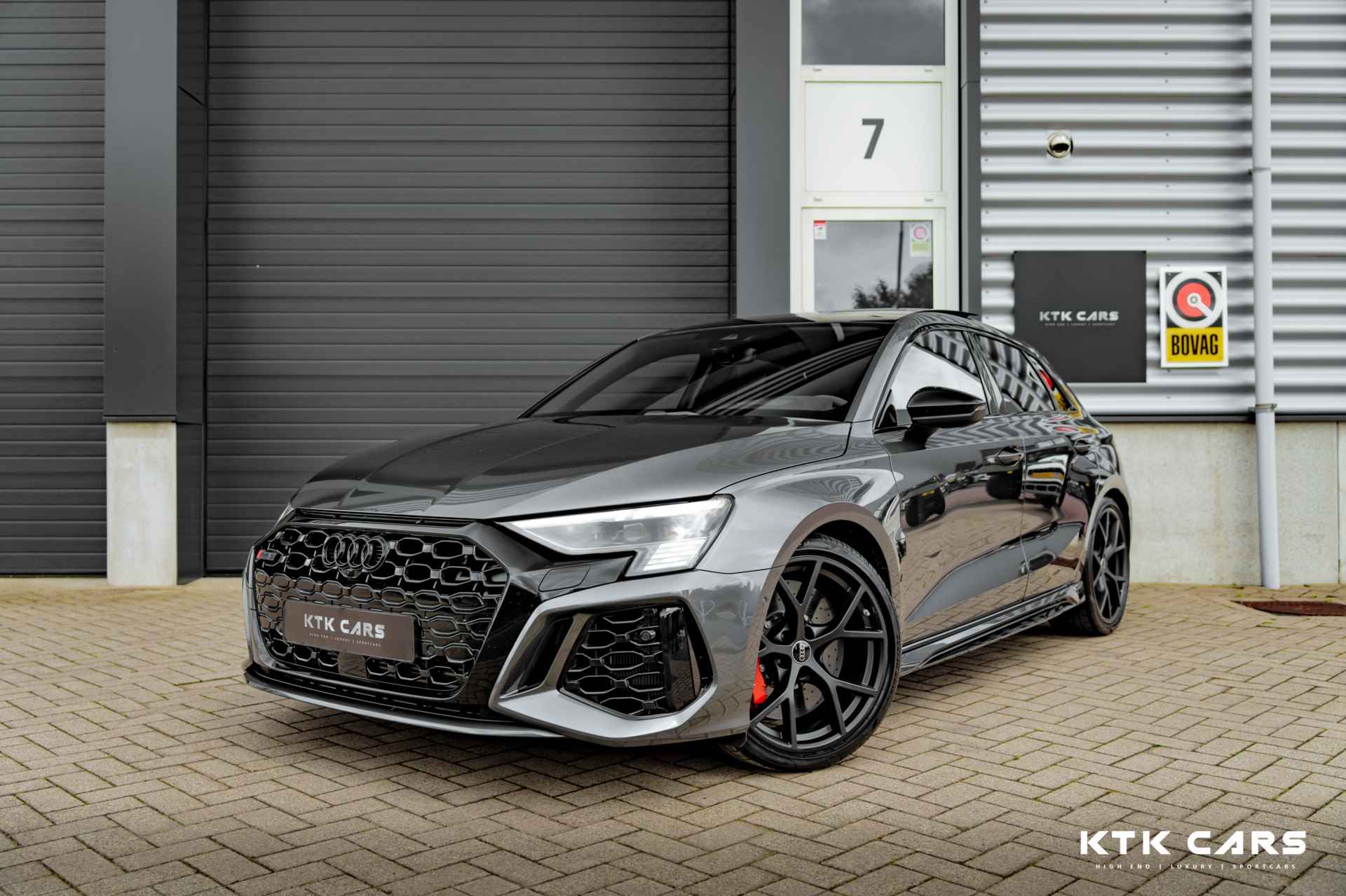 Audi 2.5 TFSI RS3 Sportback |B&O|HuD|Keramisch|Pano|Virtual|Keyless|Sfeer|MatrixLed|Line|ACC|5jGarantie - 33/33