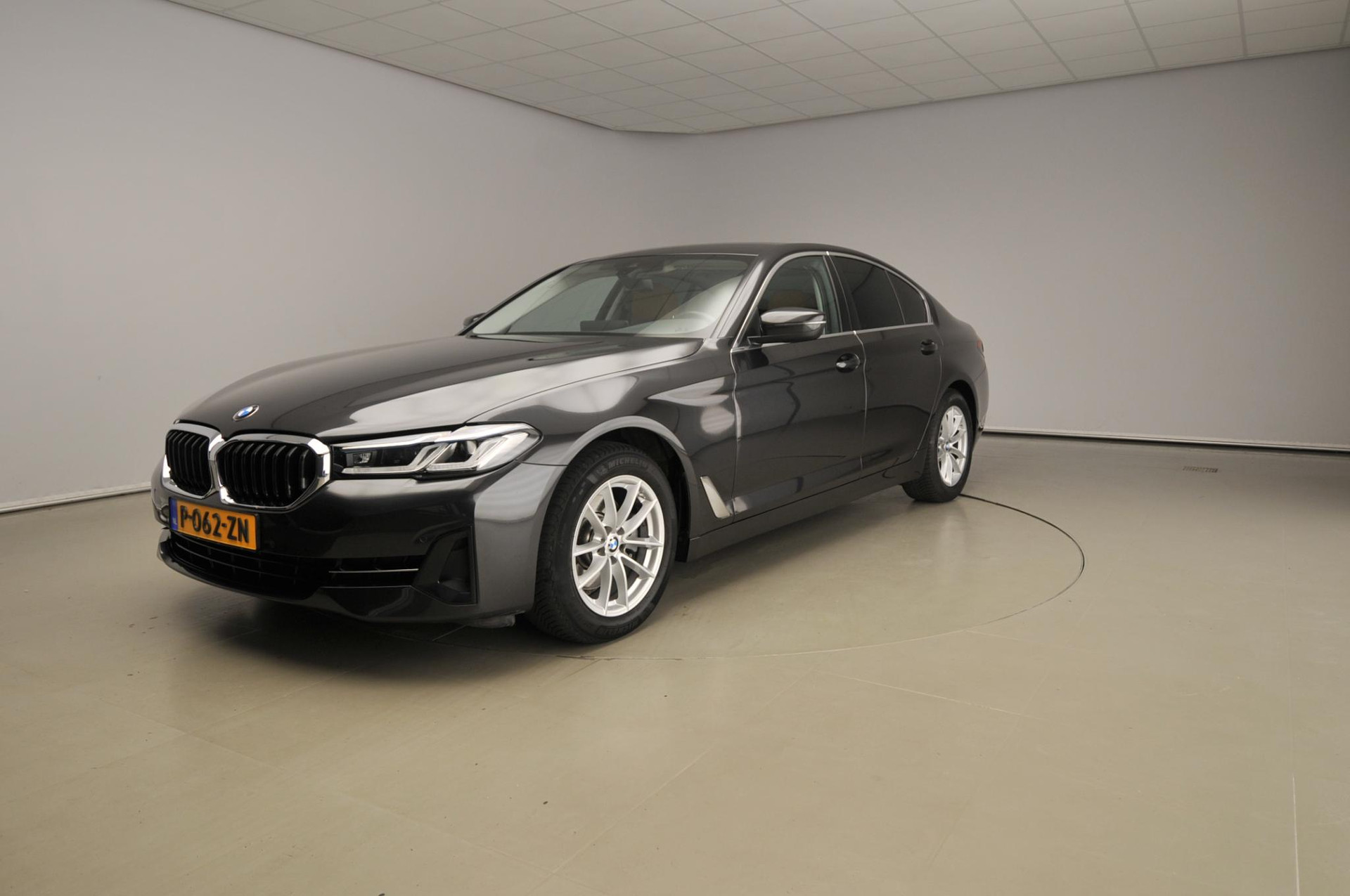 BMW 5-Serie Sedan 520i | Laserlicht | Leder | Navigatie | Comfortzetels | Stoelverwarming | Elektr. zetels | DAB | Alu 17 inch