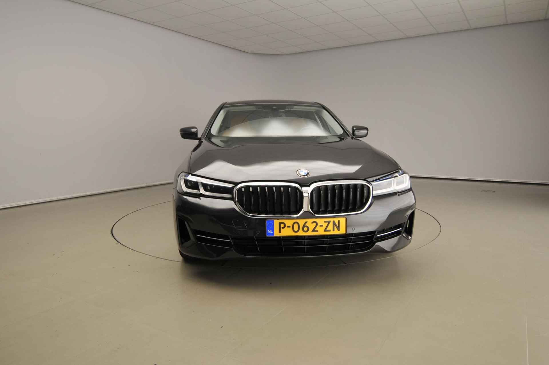 BMW 5-Serie Sedan 520i | Laserlicht | Leder | Navigatie | Comfortzetels | Stoelverwarming | Elektr. zetels | DAB | Alu 17 inch - 6/46