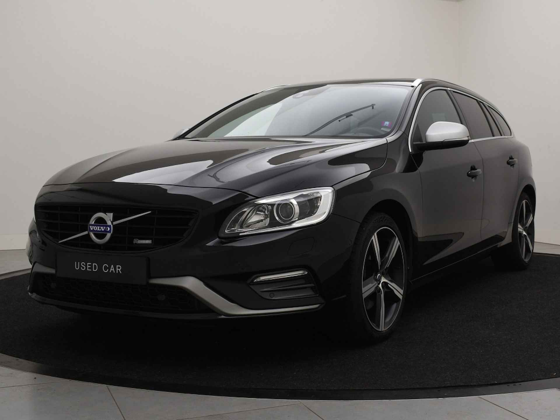 Volvo V60 T4 BUSINESS SPORT LUXURY LINE SCHUIFDAK XENON STANDKACHEL NAVI - 2/35