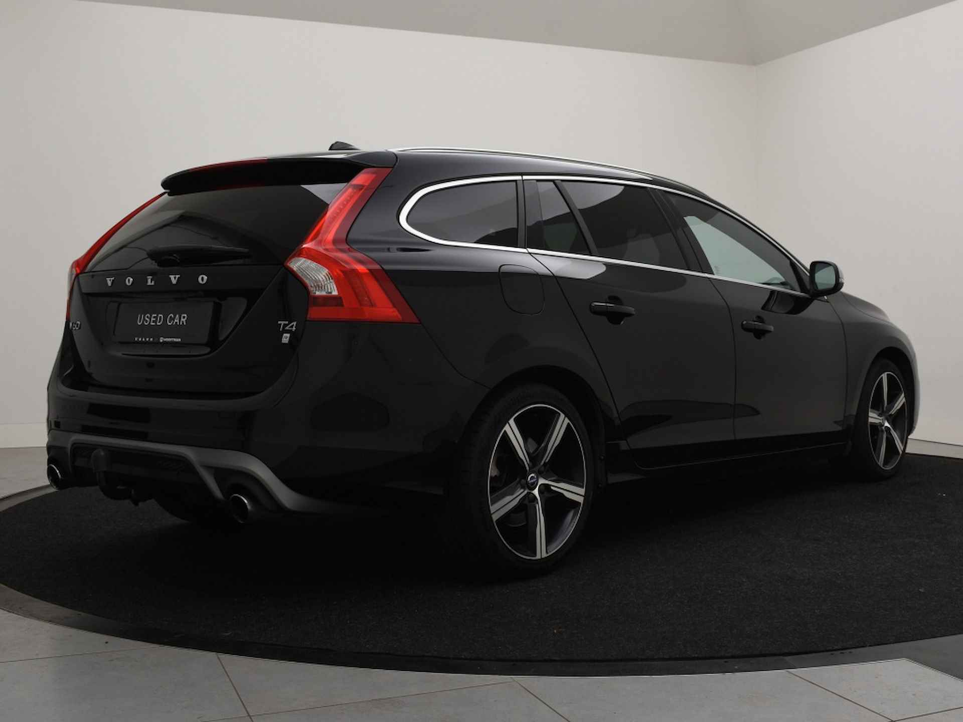 Volvo V60 T4 BUSINESS SPORT LUXURY LINE SCHUIFDAK XENON STANDKACHEL NAVI - 3/35