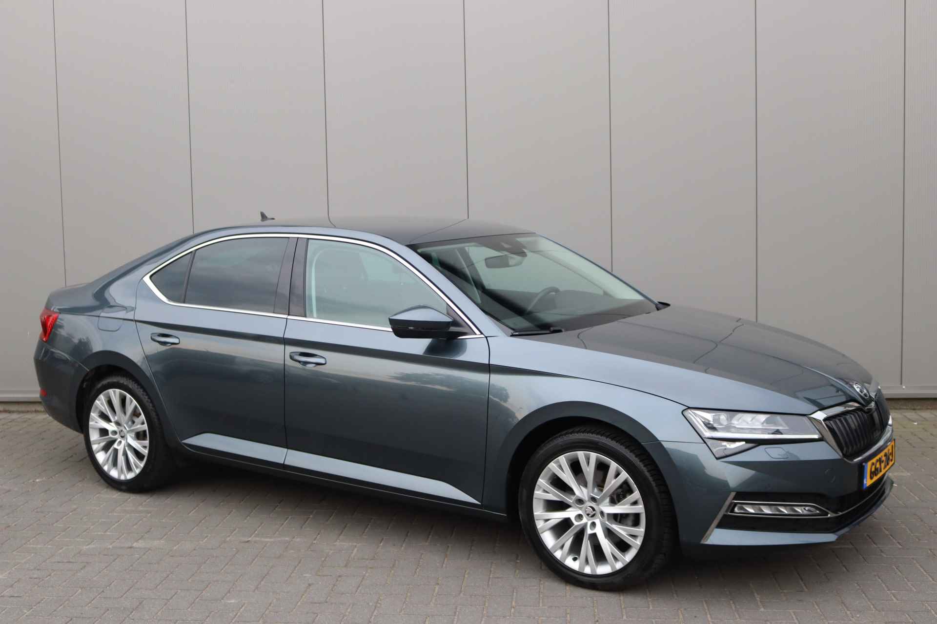 Škoda Superb 1.4 TSI iV PHEV Business Edition Plus Camera/Navigatie/Adaptive-cruise/Carplay-android - 2/30