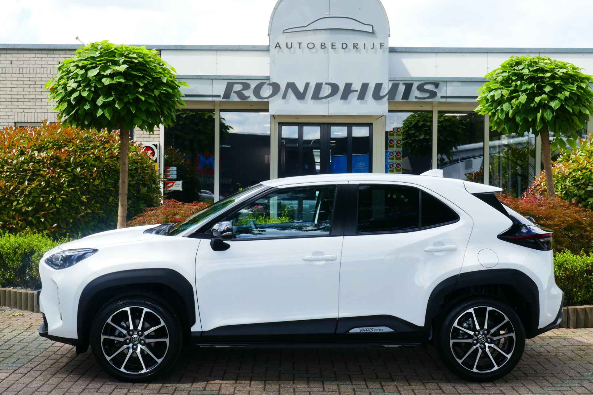 Toyota Yaris Cross 1.5 Hybrid Automaat GR Sport  116 PK **Leder-Alcantara/Navi/Camera/Climate/Cruise/Head UP/18"/Zeer Compleet/1e Eigenaar/Slechts 6.336 KM/Nieuwstaat** - 2/54