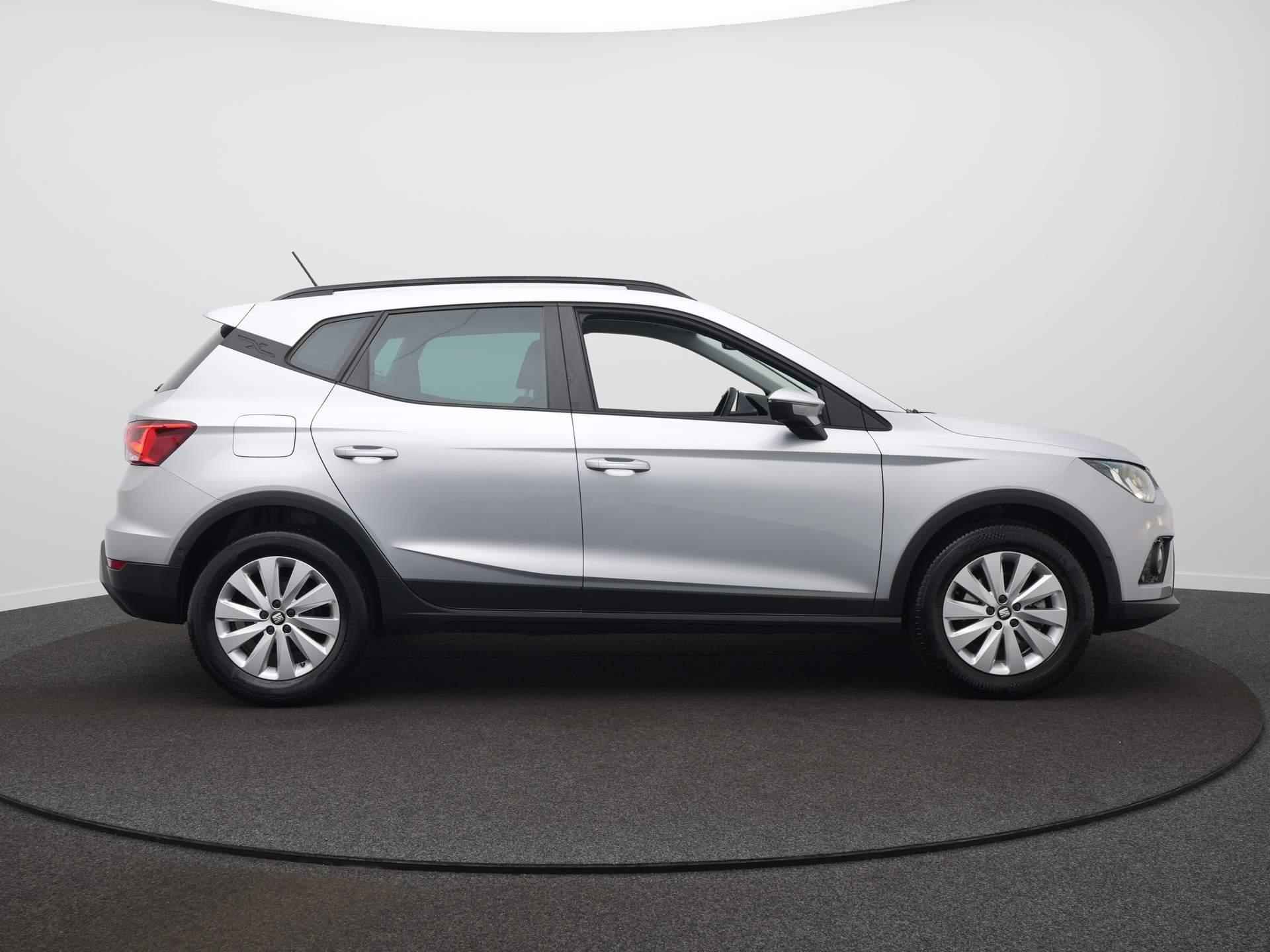 SEAT Arona 1.0 TSI Style Business Intense / Adaptive Cruise / Navigatie / Camera / Clima - 4/38