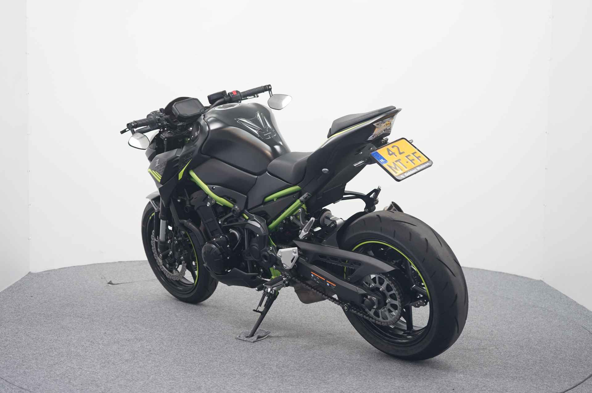 Kawasaki Z 900 - 6/17