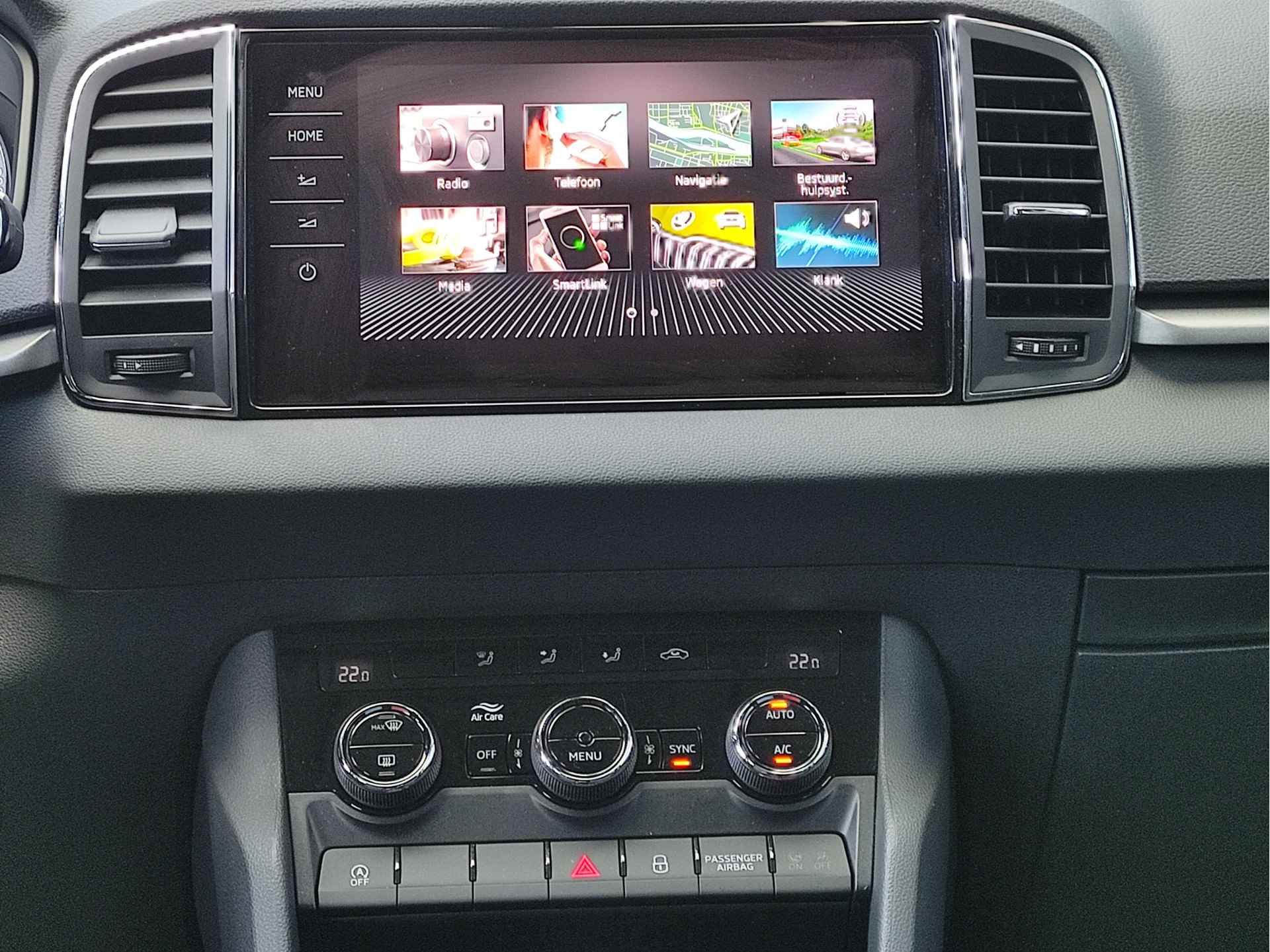 Škoda Karoq 1.0 TSI Business Edition Navigatie - Keyless Start - All Seasonbanden - NL auto - Apple Carplay / Android Auto - DAB - 16/31