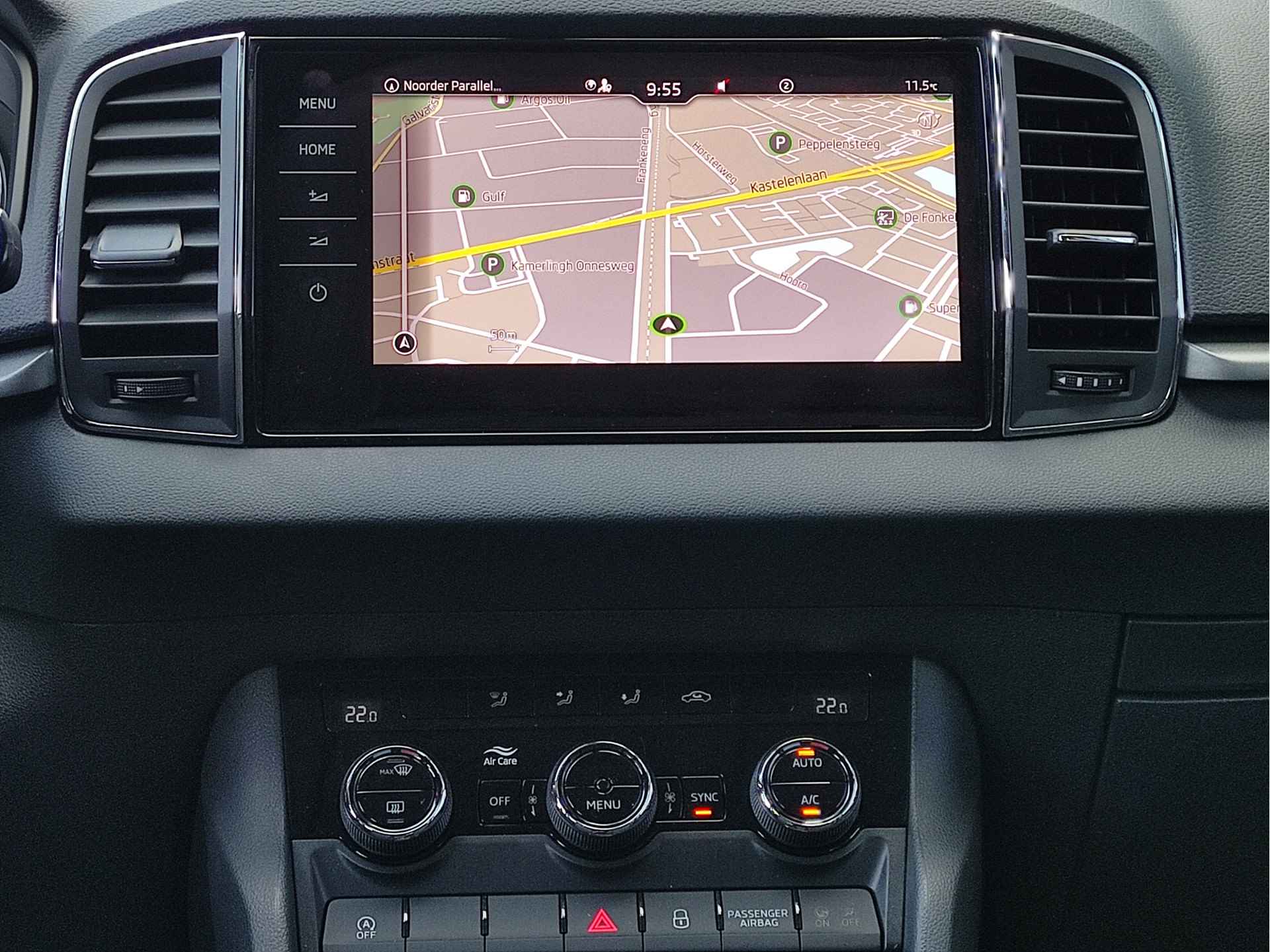 Škoda Karoq 1.0 TSI Business Edition Navigatie - Keyless Start - All Seasonbanden - NL auto - Apple Carplay / Android Auto - DAB - 17/31