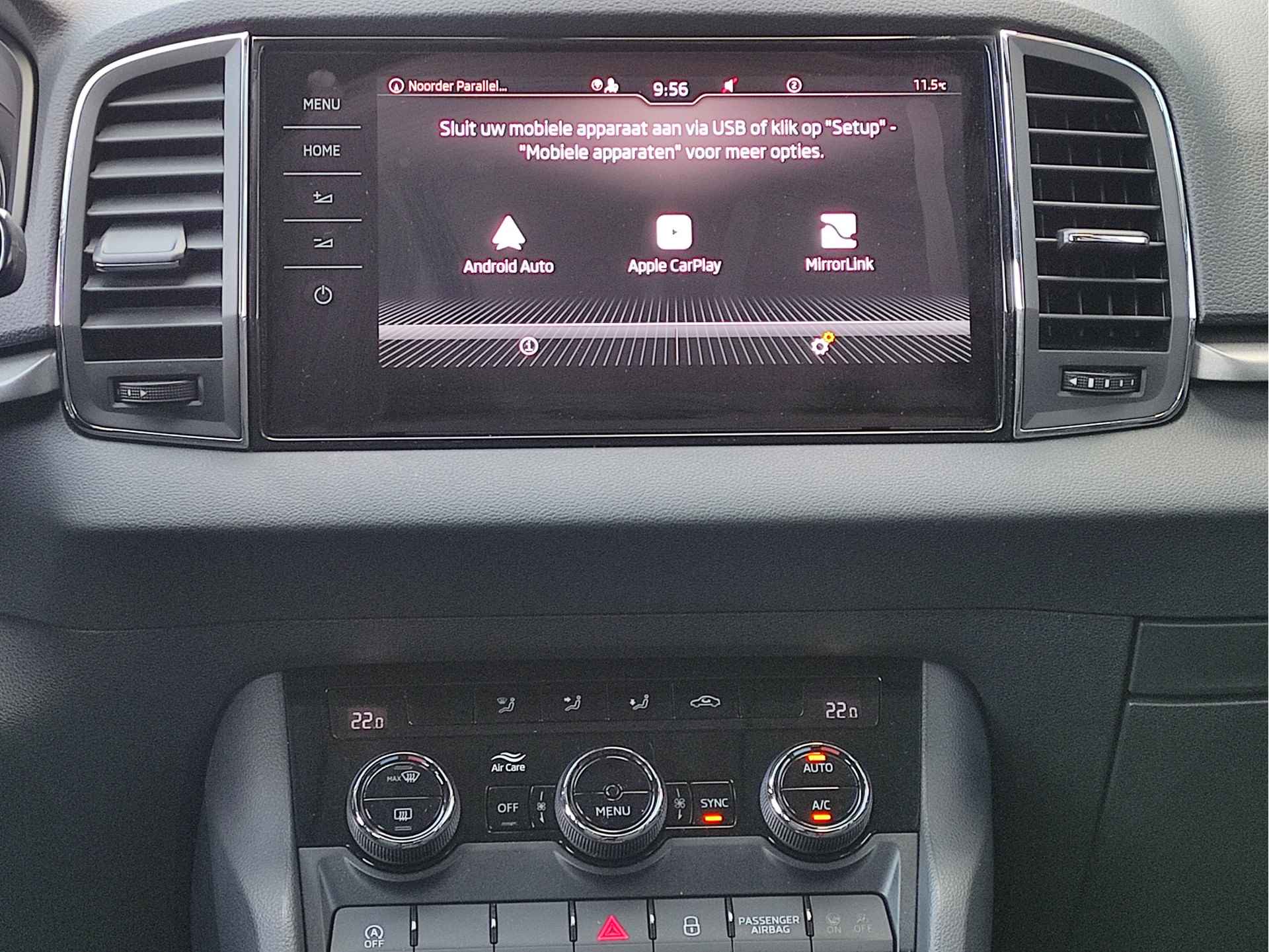 Škoda Karoq 1.0 TSI Business Edition Navigatie - Keyless Start - All Seasonbanden - NL auto - Apple Carplay / Android Auto - DAB - 18/31