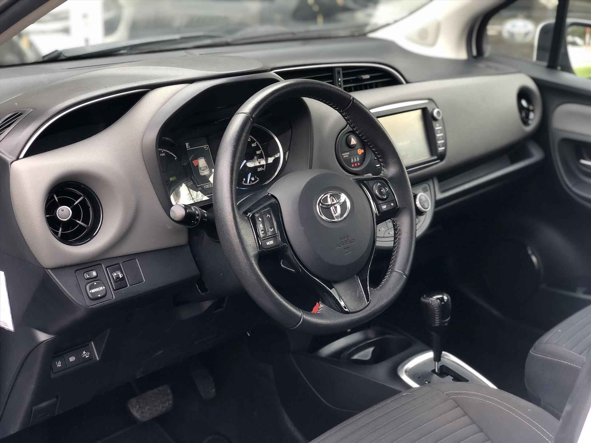 Toyota Yaris 1.5 Hybrid 100pk Active | Eerste Eigenaar, Cruise control, Parkeercamera, Bluetooth, Climate control,  Stuurbediening - 12/30