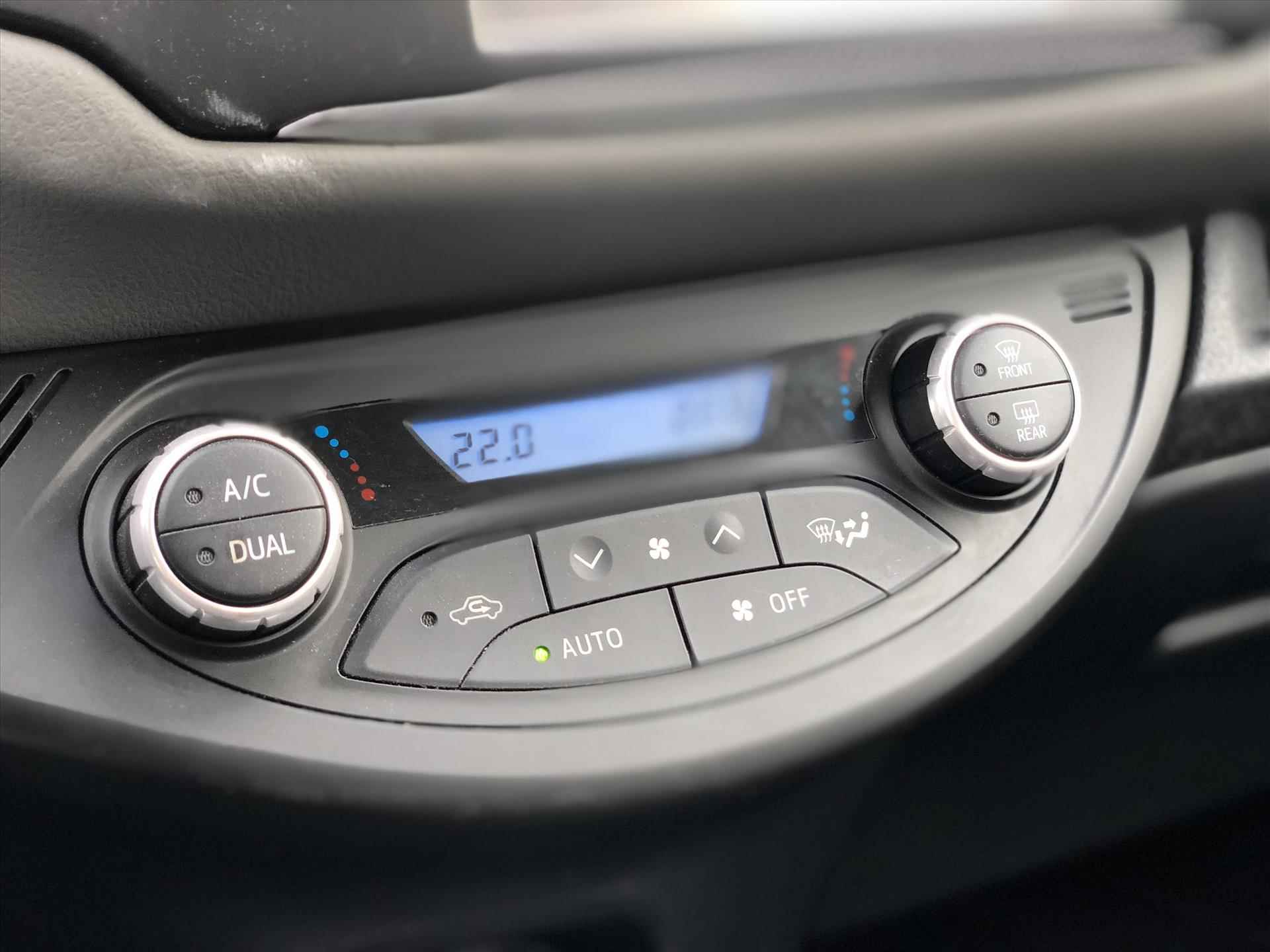 Toyota Yaris 1.5 Hybrid 100pk Active | Eerste Eigenaar, Cruise control, Parkeercamera, Bluetooth, Climate control,  Stuurbediening - 24/30