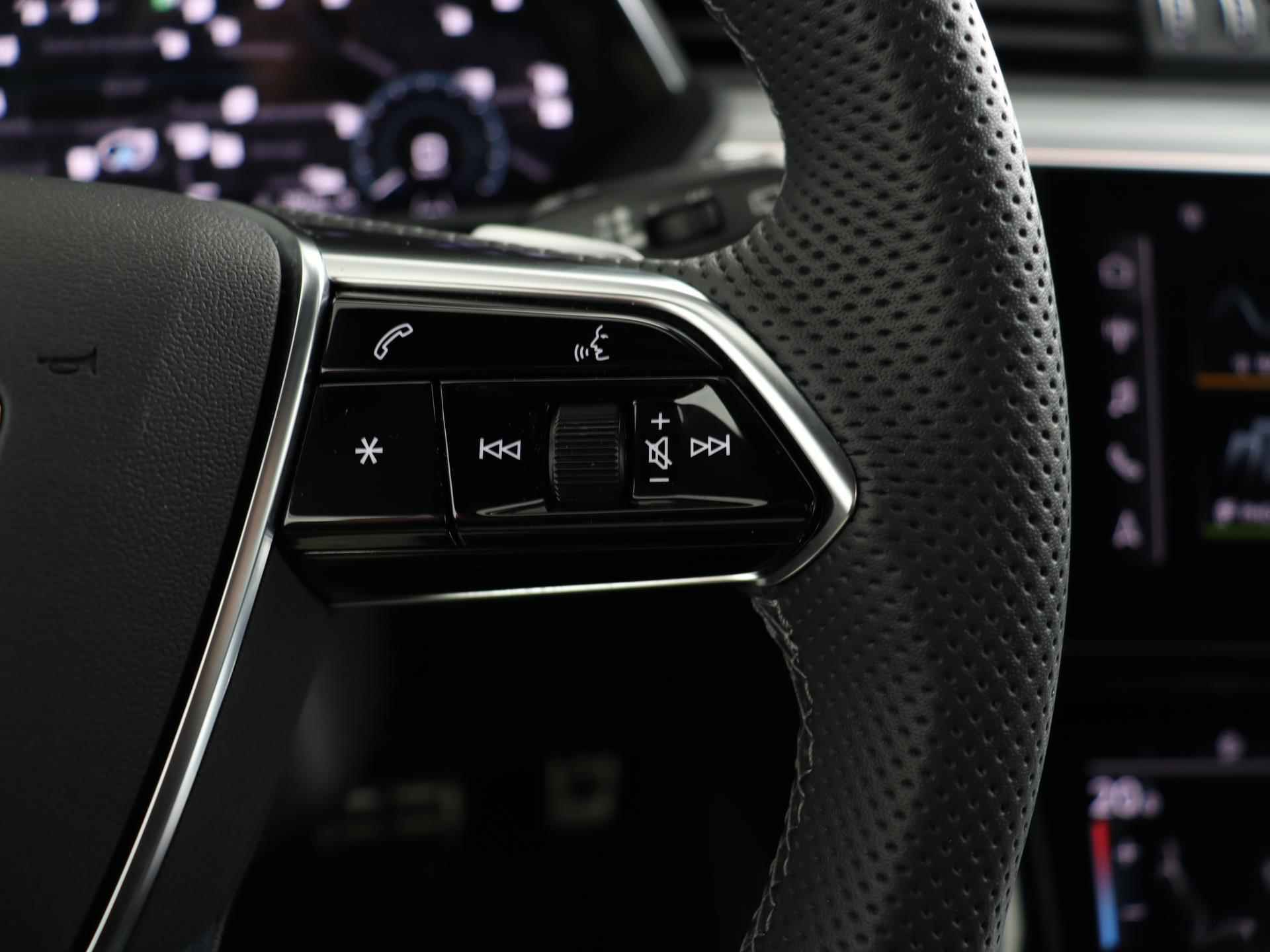 Audi Q8 e-tron 55 quattro S Edition 115 kWh 408 PK | S-Line | Panoramadak | Keyless | Matrix-LED | B&O | Apple CarPlay | - 35/65