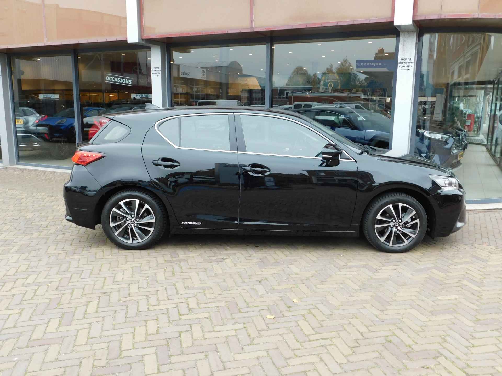 Lexus CT 200h Business Line - 32/42