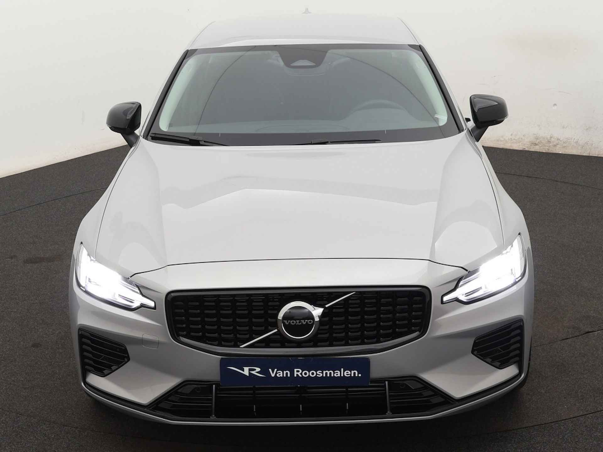 Volvo S60 T6 Plus Dark - 8/36