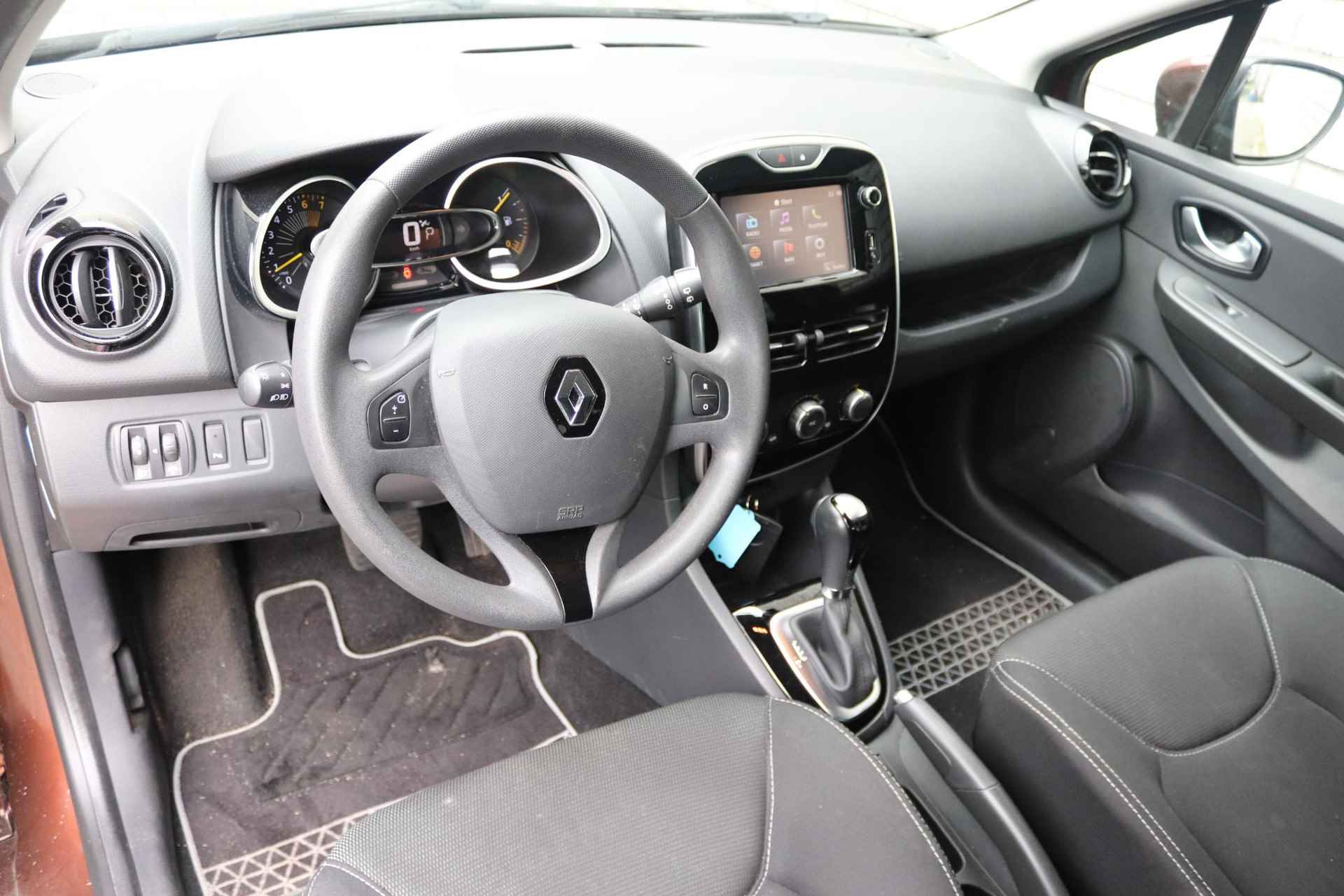 Renault Clio 1.2 TCe 120 EDC Expression | Trekhaak | Parkeersensoren - 22/33