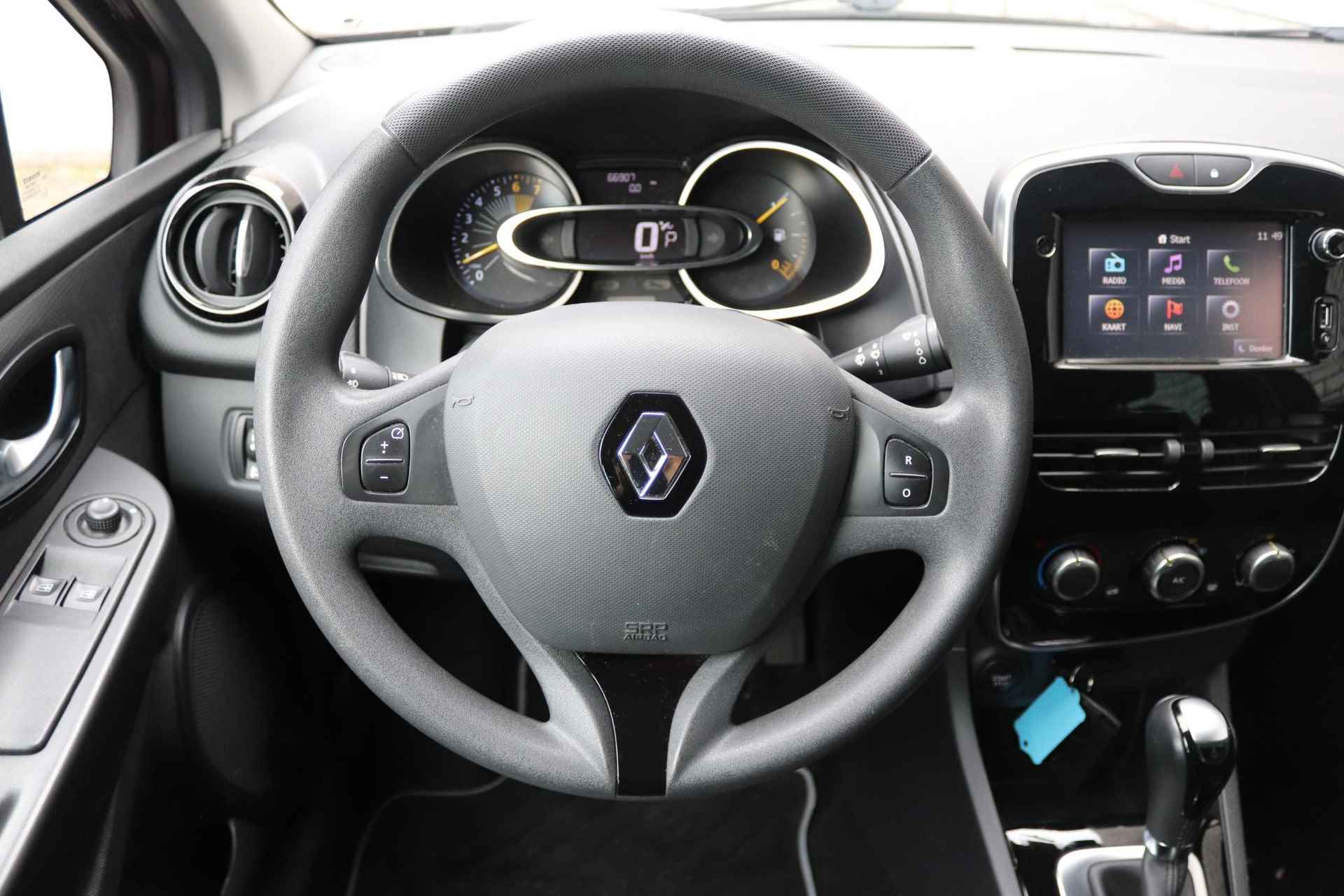 Renault Clio 1.2 TCe 120 EDC Expression | Trekhaak | Parkeersensoren - 30/33