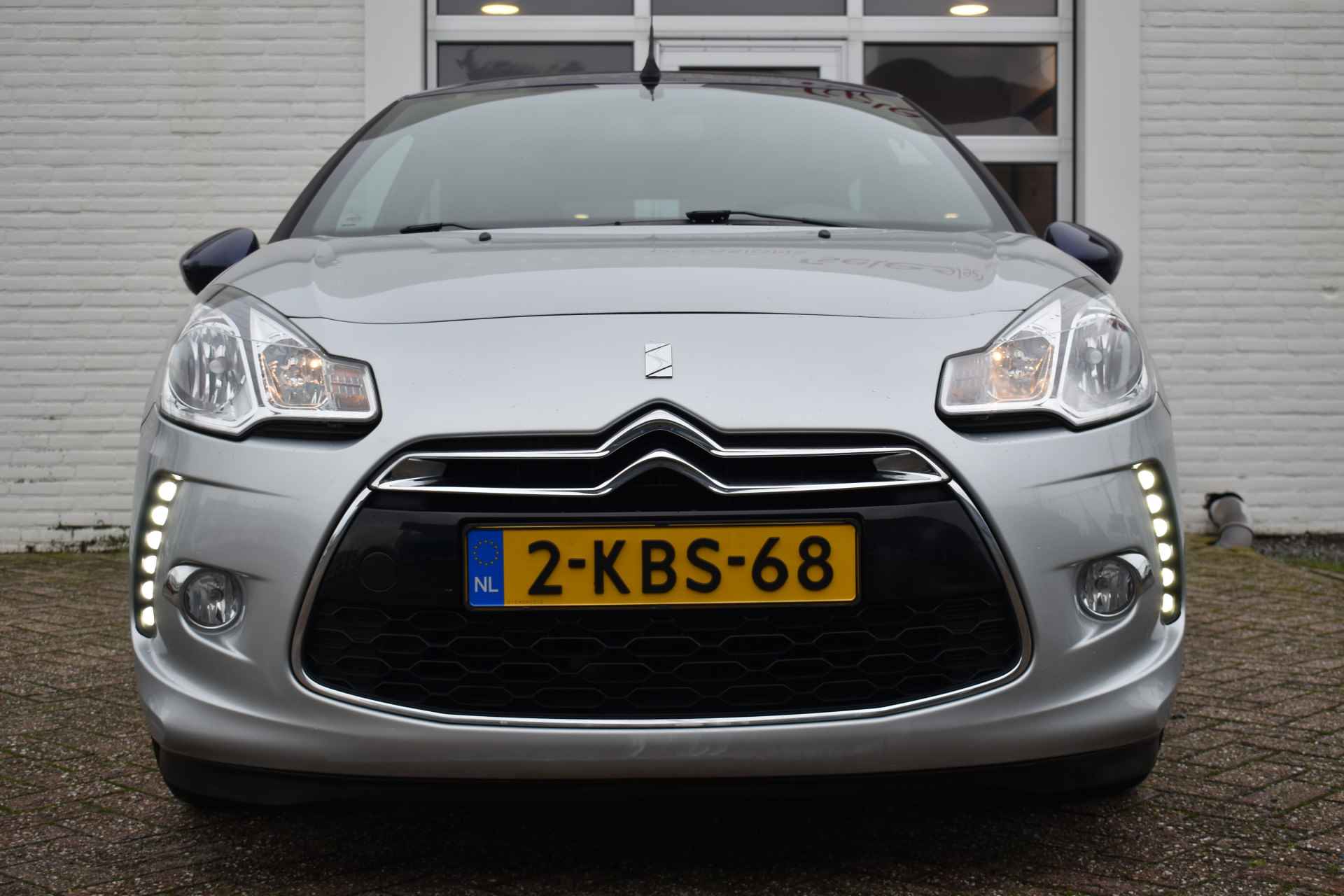 Citroën DS3 Cabrio VTi 82 Chic | Airco | Radio C/D | Cabrio | -- - 14/35