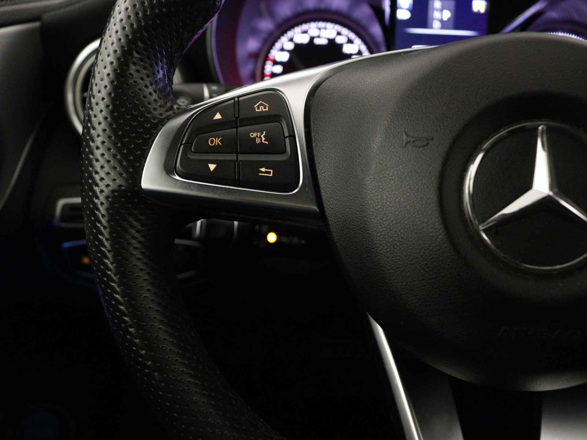 Mercedes-Benz C-Klasse 180 AMG Premium Multispaaks lichtmetalen velgen | Panoramadak | Multispaaks lichtmetalen | Navigatie | Parking support | - 23/46