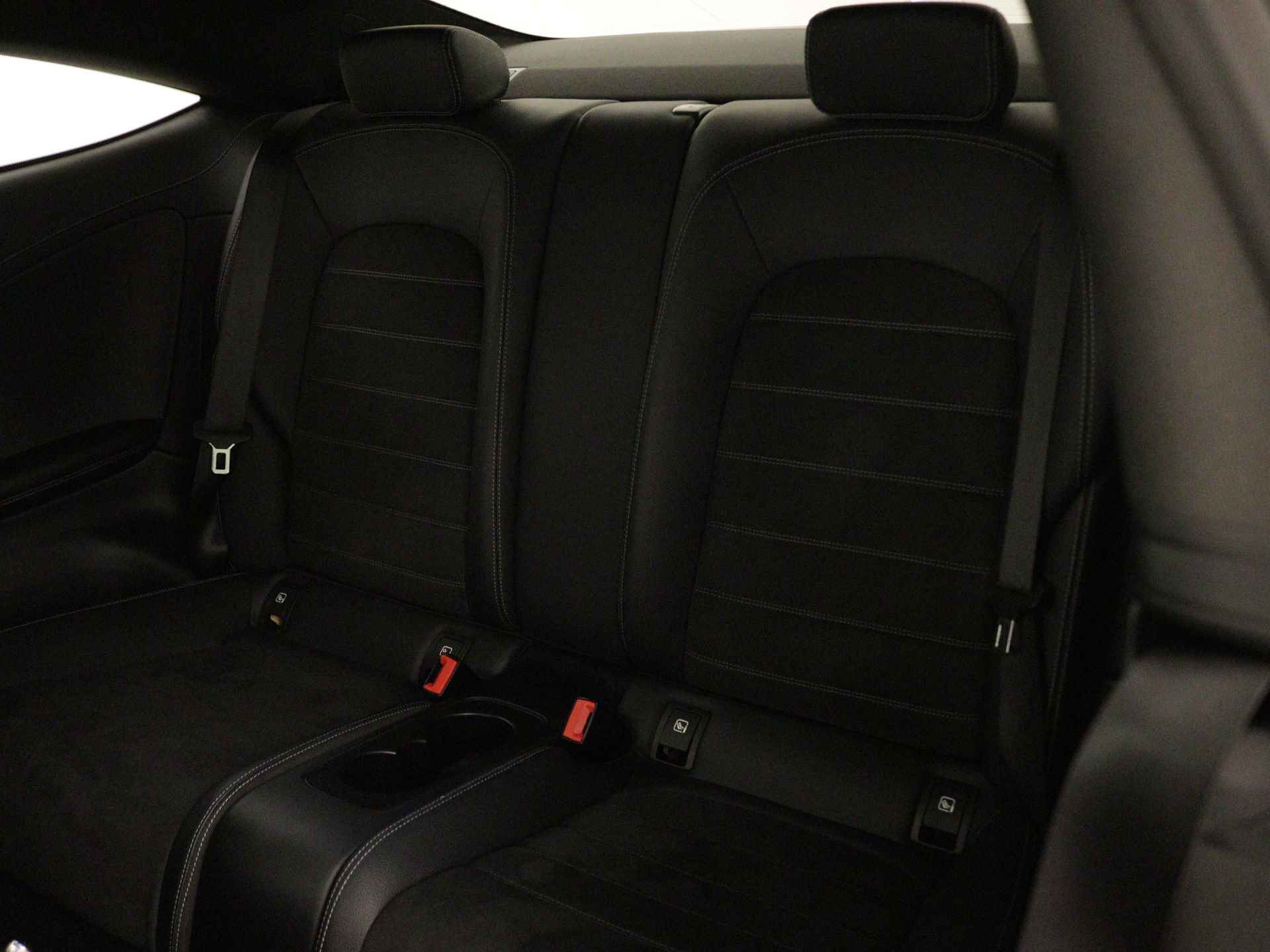 Mercedes-Benz C-Klasse 180 AMG Premium Multispaaks lichtmetalen velgen | Panoramadak | Multispaaks lichtmetalen | Navigatie | Parking support | - 36/46