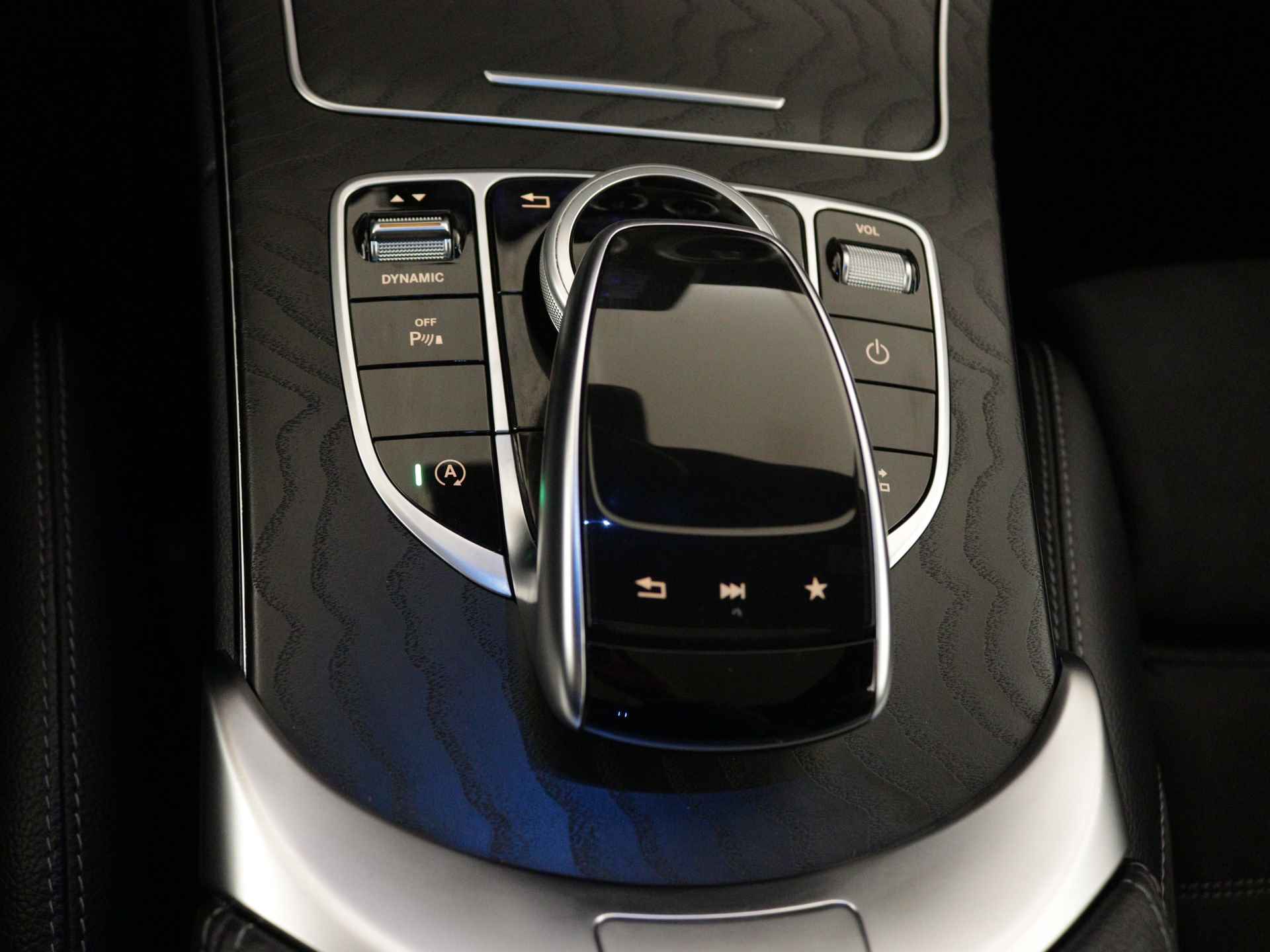 Mercedes-Benz C-Klasse 180 AMG Premium Multispaaks lichtmetalen velgen | Panoramadak | Multispaaks lichtmetalen | Navigatie | Parking support | - 37/46