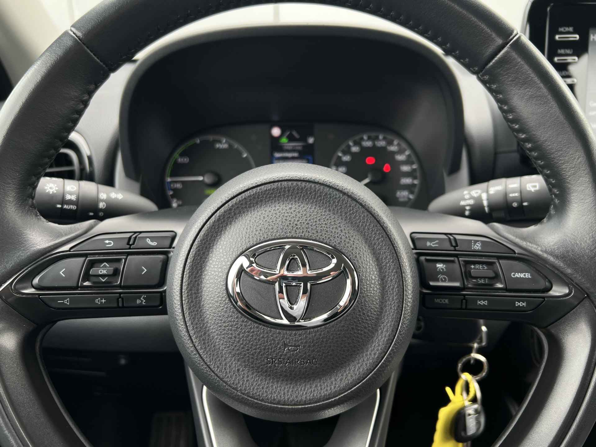 Toyota Yaris 1.5 Hybrid Active Plus | PDC | LMV | Stoelverw | Mistl. - 11/30