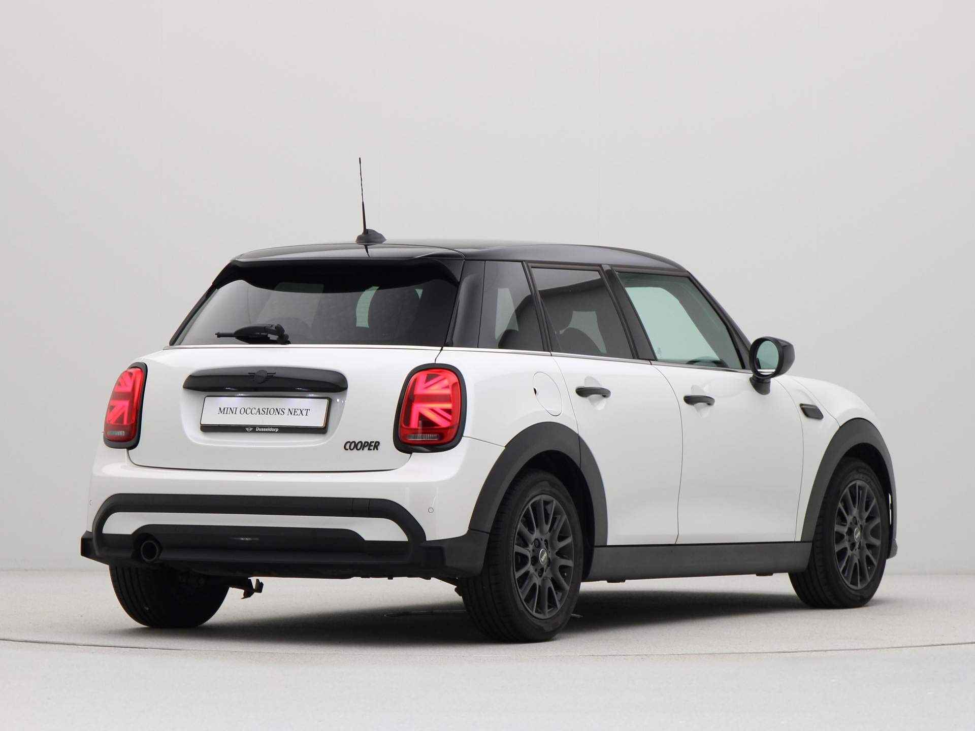 MINI 5-deurs Cooper Camden Edition Aut. - 10/22