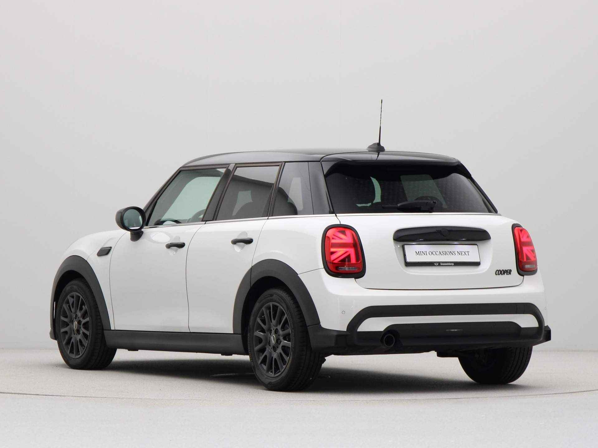 MINI 5-deurs Cooper Camden Edition Aut. - 12/22