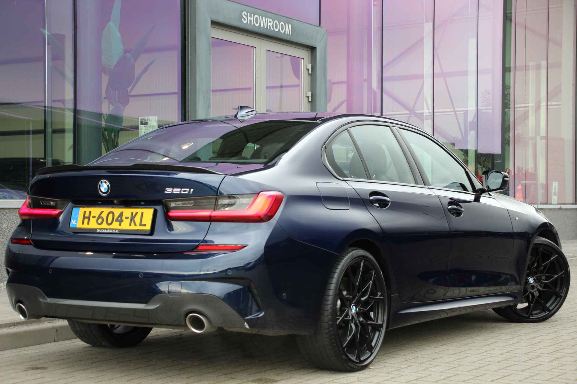 BMW 3-serie 320i High Executive Edition | M-Sport | Leder | 20'' | HUD - 9/39