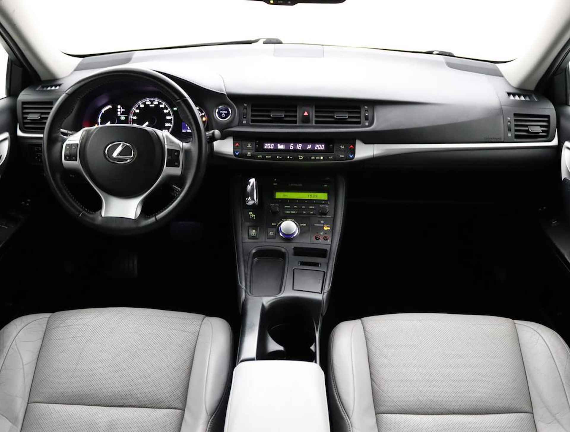 Lexus CT 200h Hybrid | Leder | Stoelverwarming | Parkeersensoren - 4/44