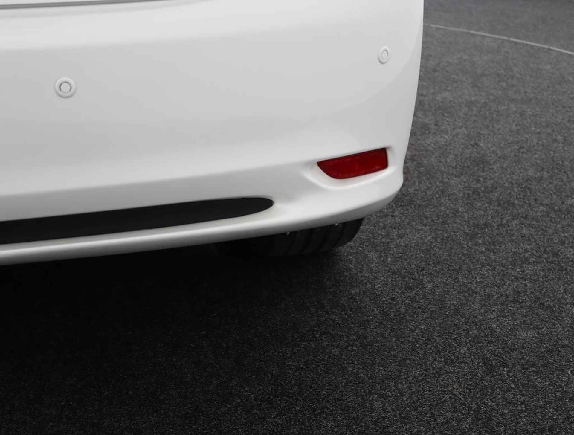 Lexus CT 200h Hybrid | Leder | Stoelverwarming | Parkeersensoren - 36/44