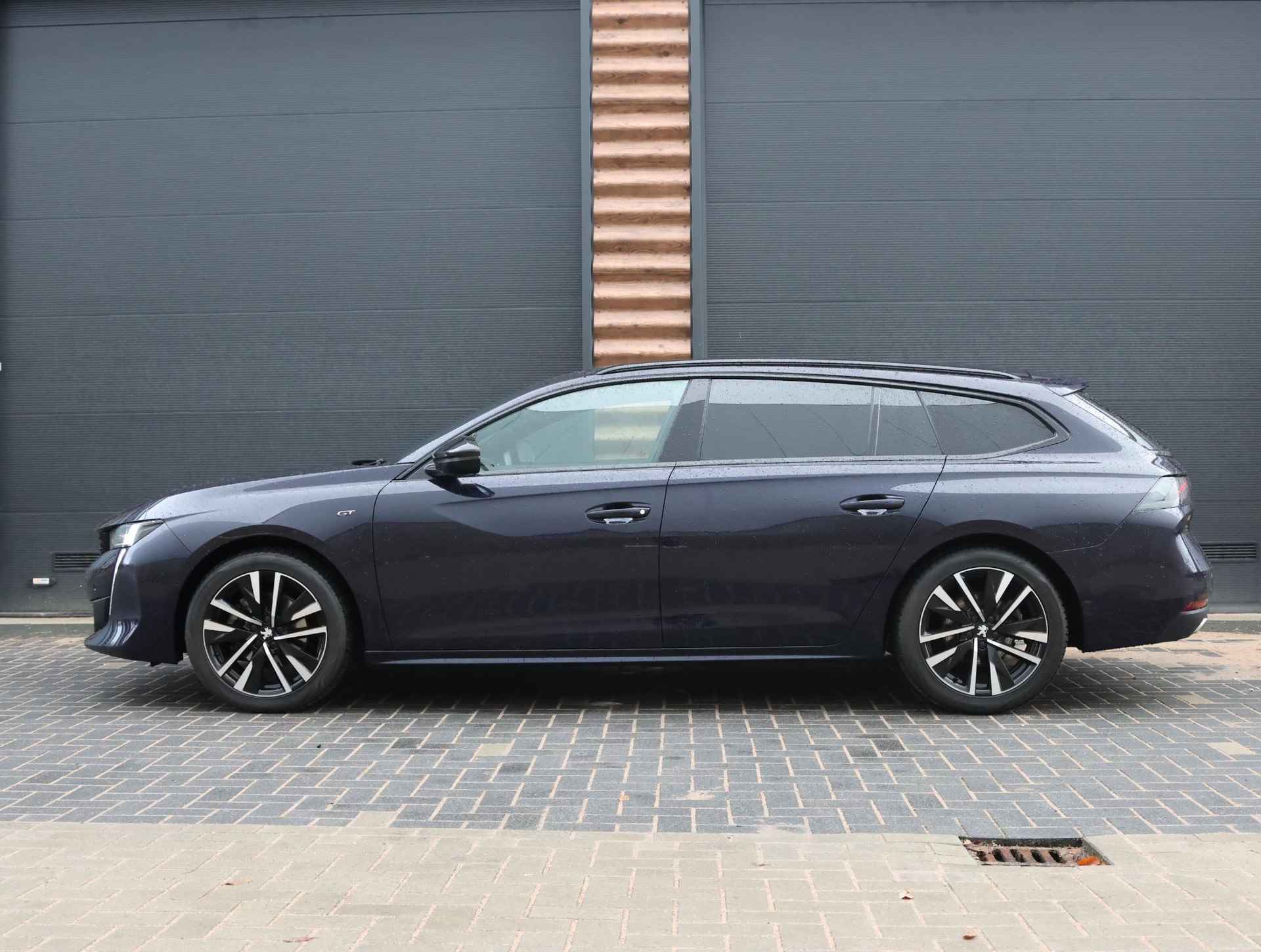 Peugeot 508 SW GT 130 pk Automaat ( Navigatie | Panoramadak | Elektrische Klep | Dodehoekdetectie |  Keyless Entry/Start | Adaptive CruiseControl | Apple Carplay/Android Auto ) - 3/45