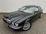 Jaguar XJ 3.0 V6 YOUNGTIMER ! Luchtvering Memory PTS Schuifkanteldak ECC Leder Metallic Keurig Nette XJ in topstaat .